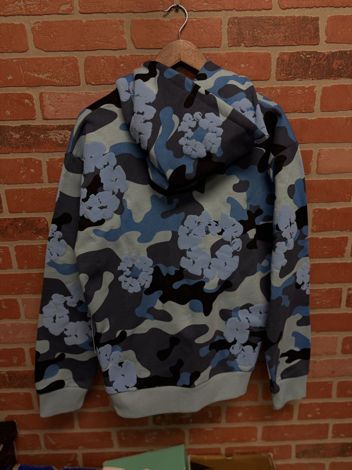 DENIM TEARS Denim Tears Cotton Wreath Hoodie Blue Size Medium (NEW) Size US M / EU 48-50 / 2 - 6 Thumbnail