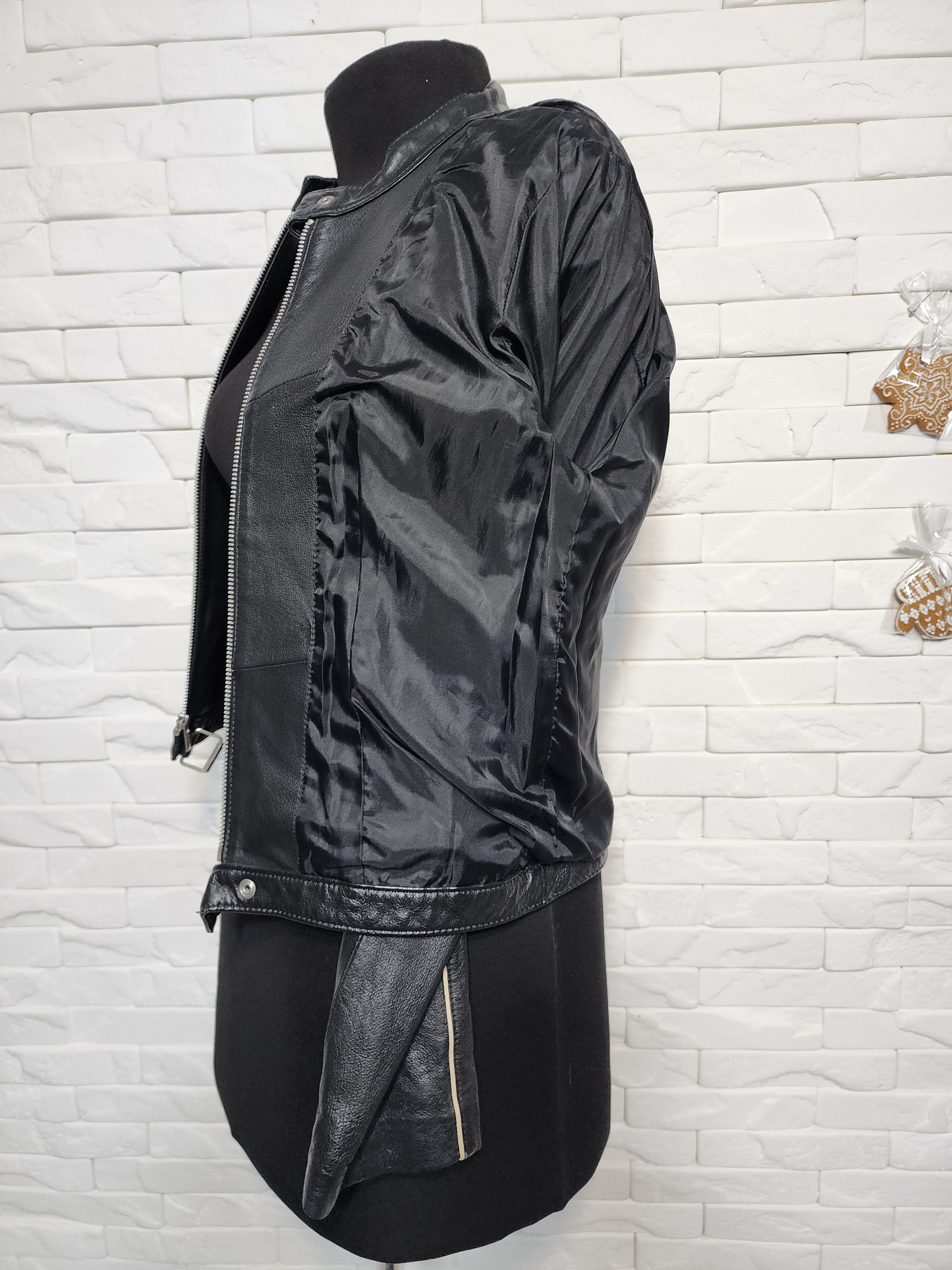 Other Black Leather Women's Jacket: Zippered Sport Style. Size M / US 6-8 / IT 42-44 - 9 Thumbnail