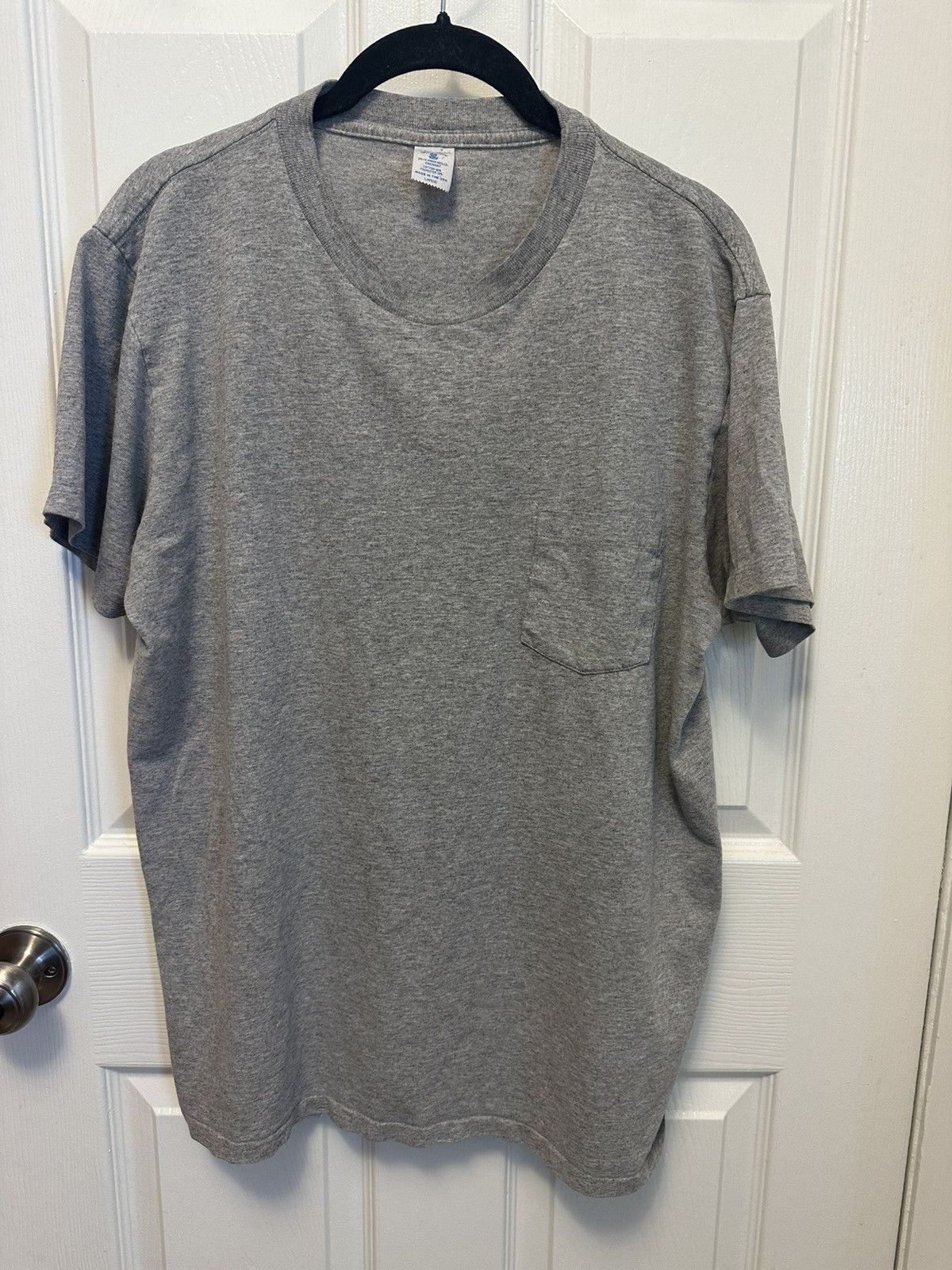 Velva Sheen Velva-Sheen MFG. Co made in USA short sleeve pocket T-shirt Size US L / EU 52-54 / 3 - 1 Thumbnail