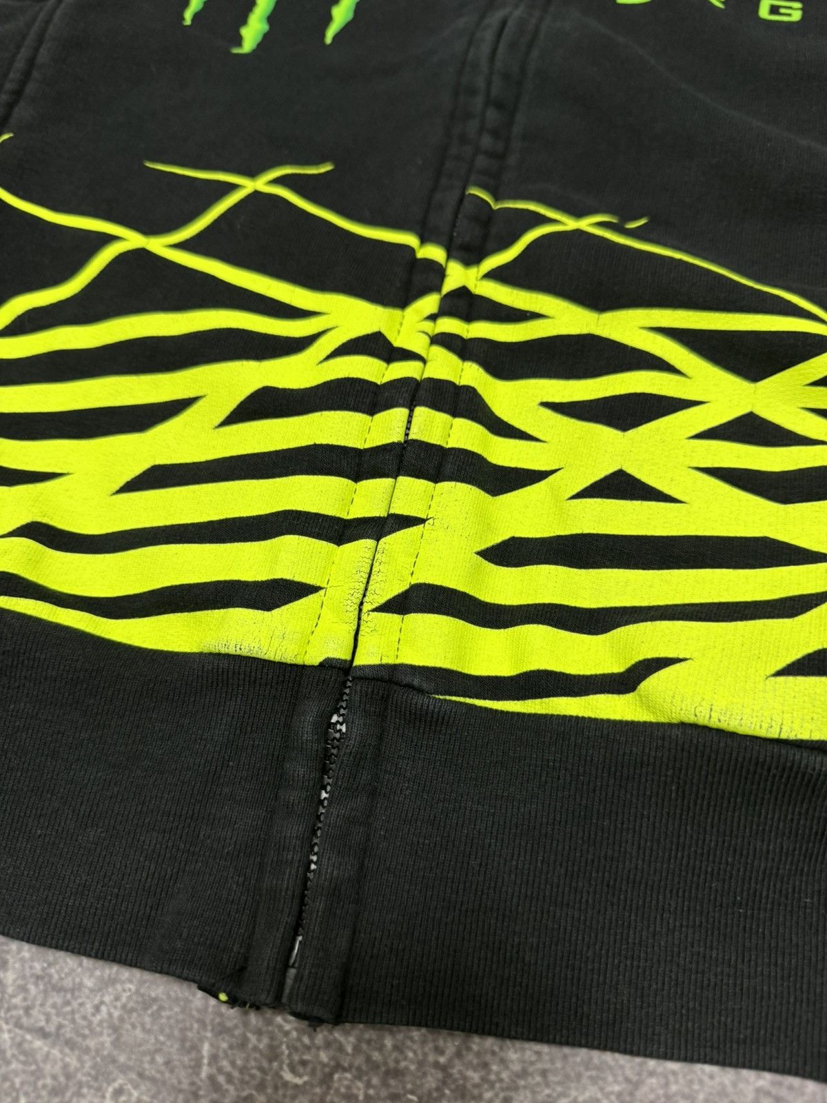 Vintage Monster Energy VR 46 Racing Hoodie size L Affliction Style Size US L / EU 52-54 / 3 - 5 Thumbnail