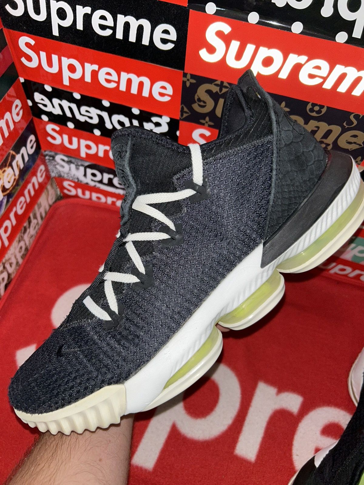 Nike Nike LeBron 16 Low Black Volt Glow CI2668-004 size 13 Size US 13 / EU 46 - 6 Thumbnail