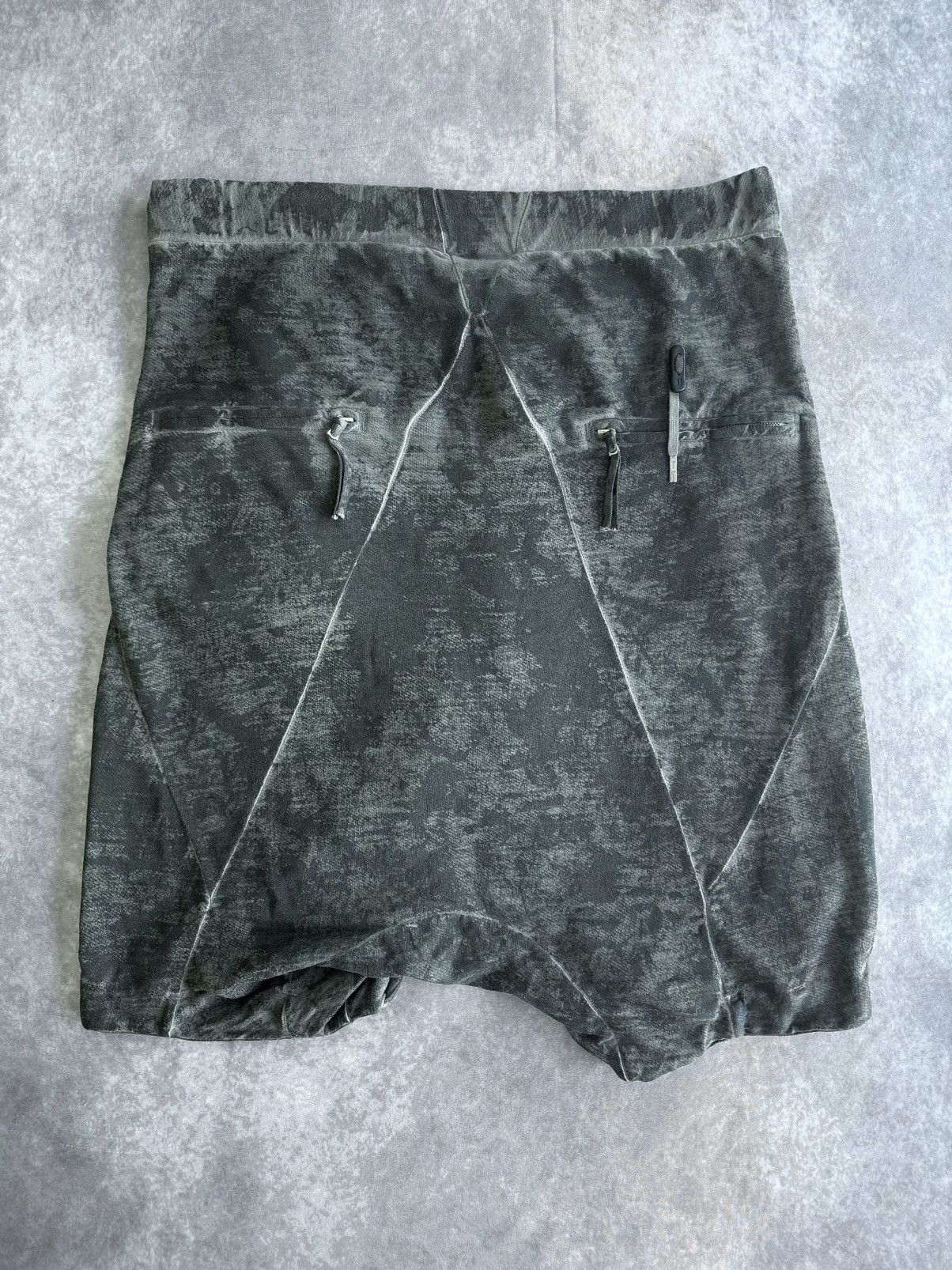 Boris Bidjan Saberi Boris Bidjan Saberi SS 16 Runway P5 F080 Shorts Size US 33 - 2 Thumbnail