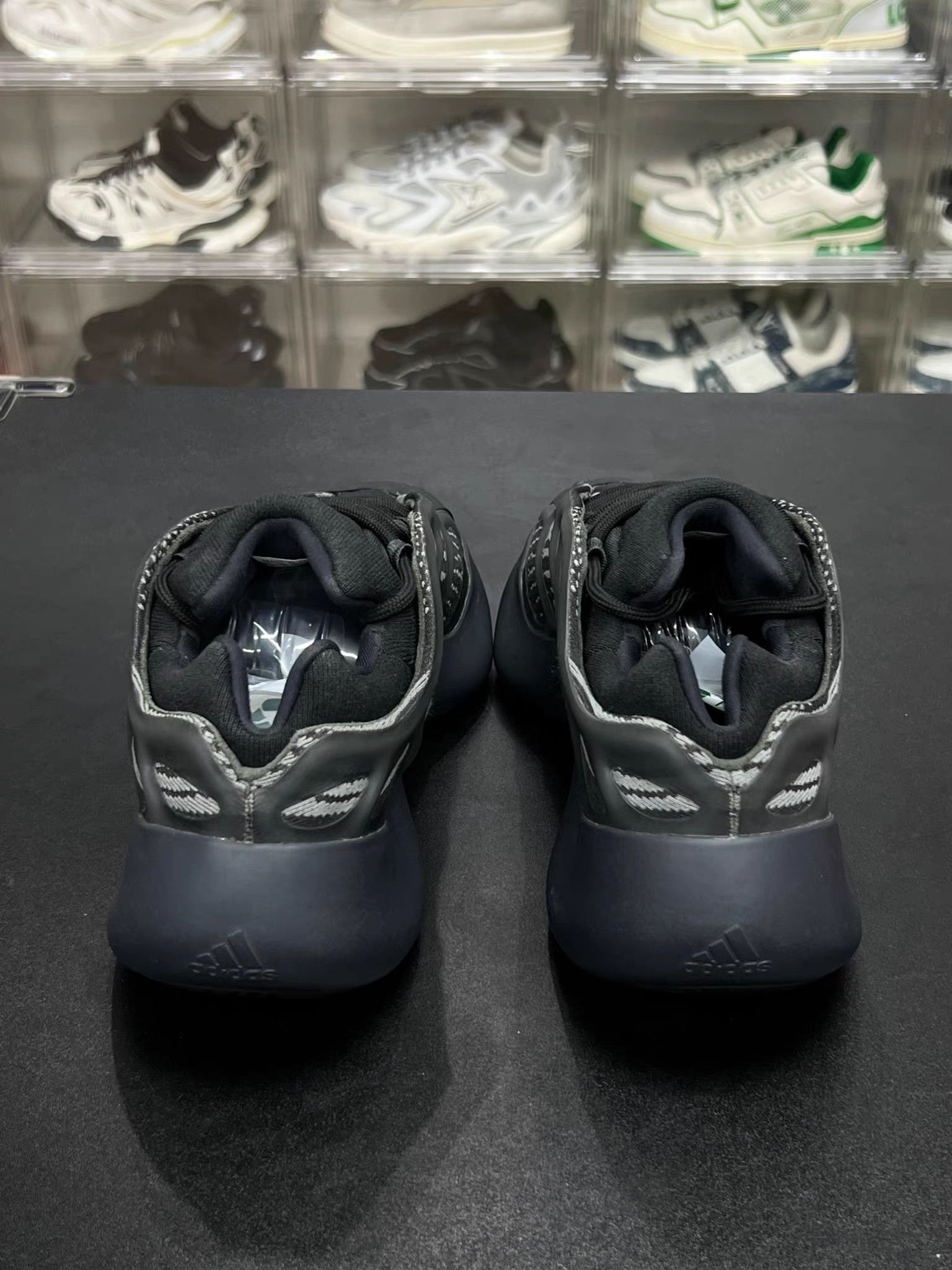 Adidas ADIDAS YEEZY700 V3 Retro Running Shoes K15 Size US 6.5 / IT 36.5 - 6 Thumbnail