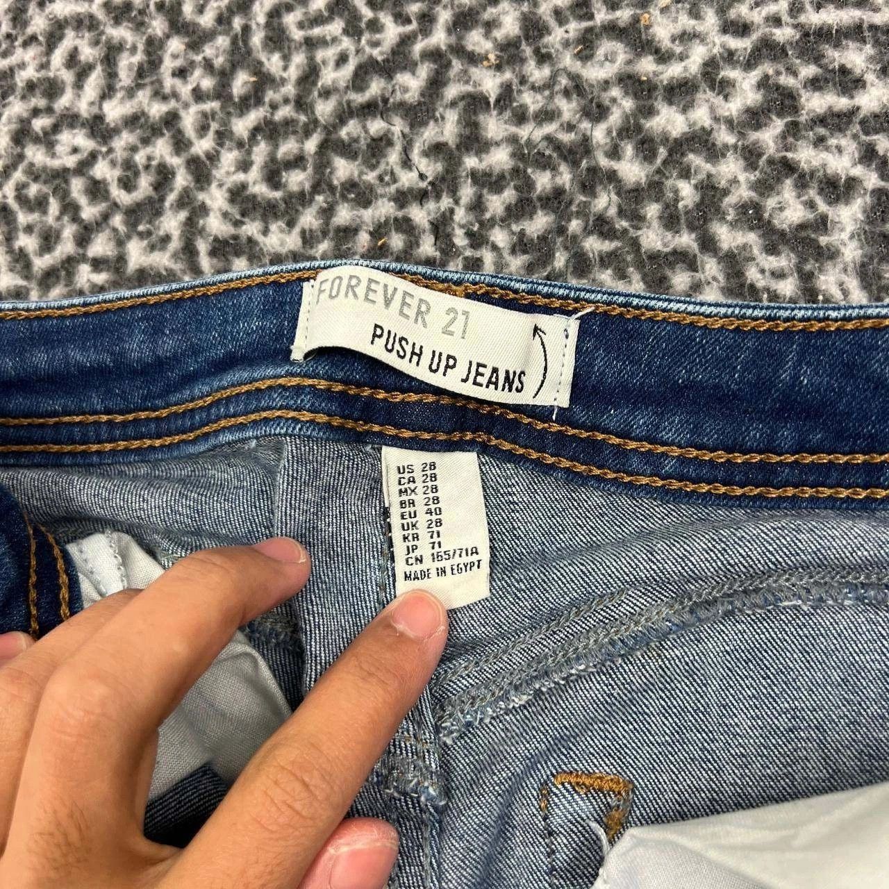Forever 21 Forever 21 Jeans Women 28x28 Straight Fit Push Up Denim Size 28" / US 6 / IT 42 - 3 Thumbnail
