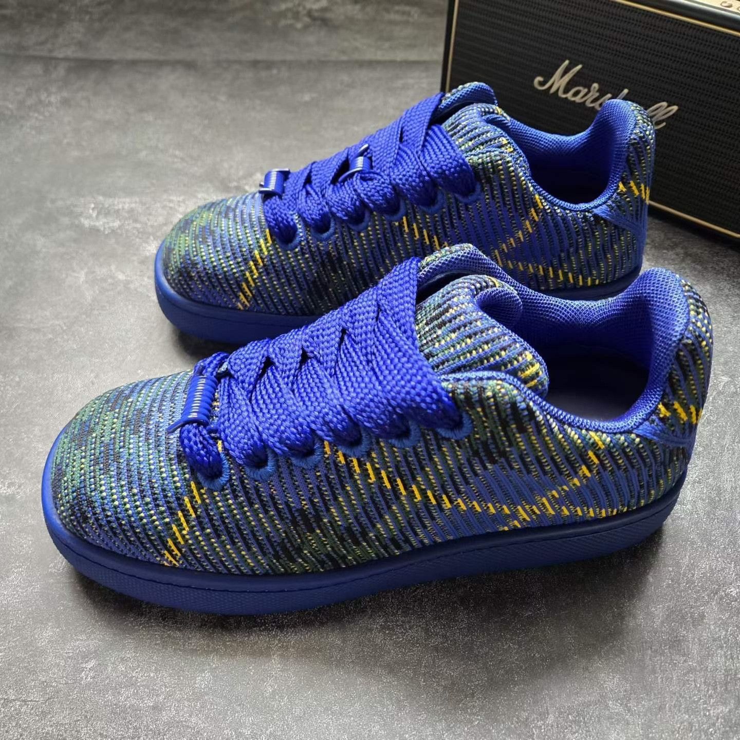 Balenciaga Balenciaga Casual Plaid Gold Lowtop Sneakers 41 Men Size US 8.5 / EU 41-42 - 1 Thumbnail