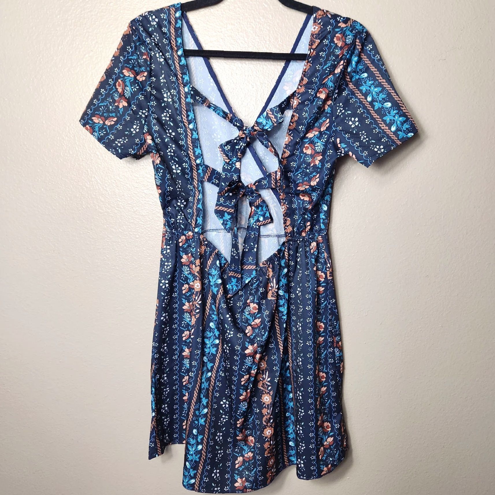 Vintage Parisian Flowers Floral Short Sleeve Surplice Tie Back Navy Dress L Women Knee Length A-Line Pattern: Floral Size 36" / US 14 / IT 50 - 3 Thumbnail