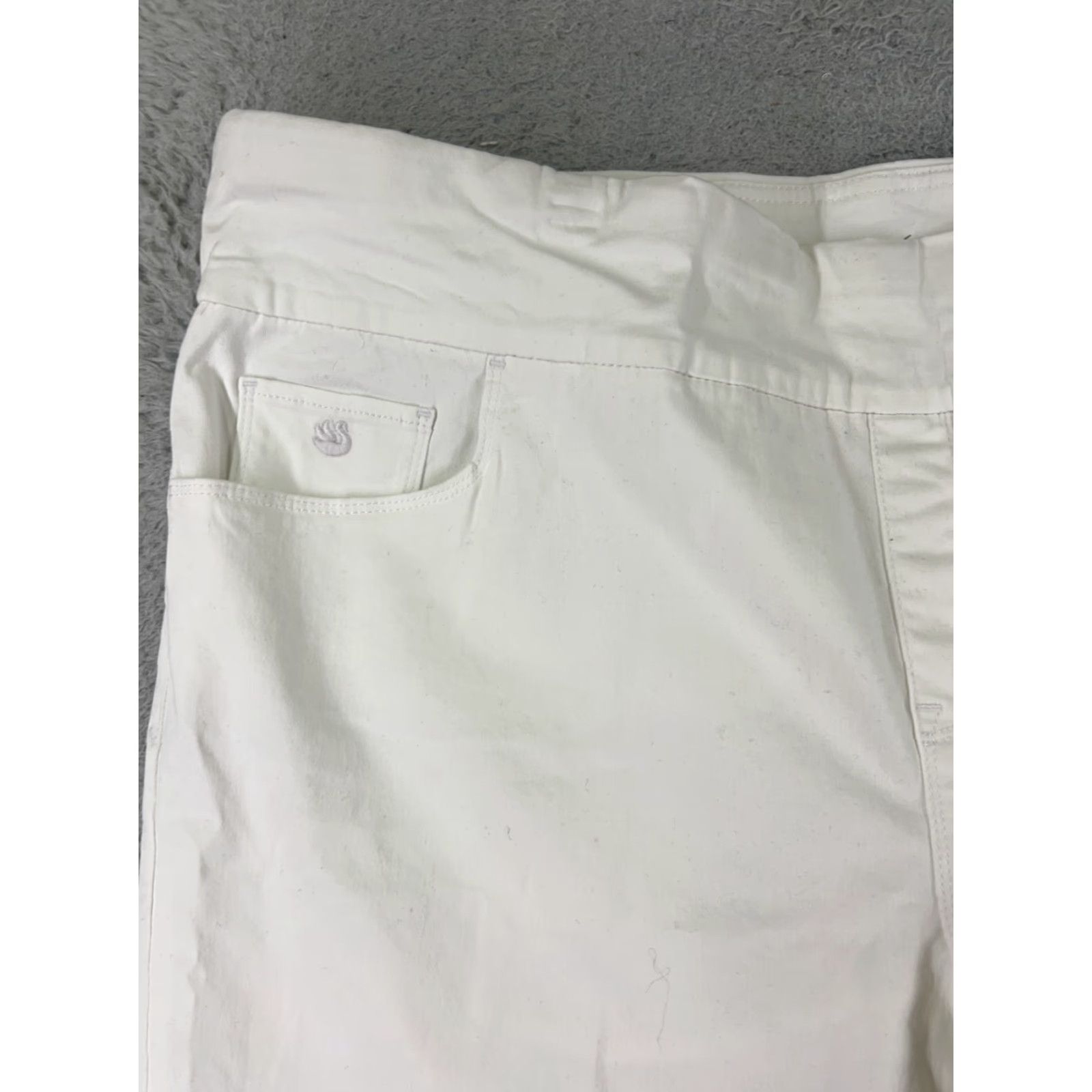 Gloria Vanderbilt Gloria Vanderbilt Shorts Womens 24W White Twill Kaia Skimmer Zip Fly 46x16 Size 42" / US 20 - 5 Thumbnail