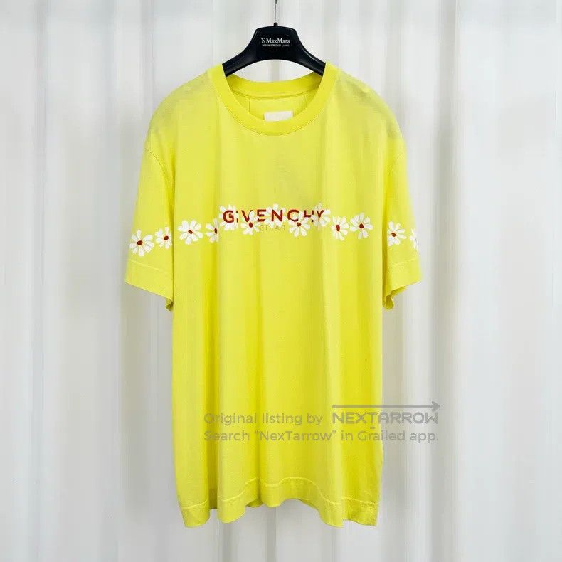 Givenchy Givenchy Daisy Letter Printed Short Sleeve (Size XL) Size US XL / EU 56 / 4 - 1 Thumbnail
