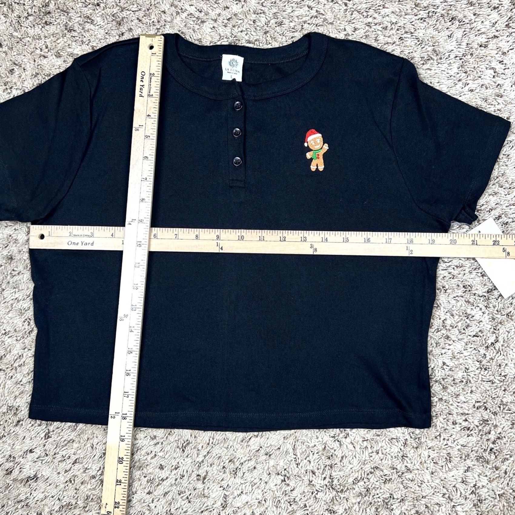Vintage La Luna Christmas Crop Top T-Shirt Womens Large Embroidered Ginger Bread Black 100% Cotton Short Sleeve Henley Casual 2020s Modern Stylish Size L / US 10 / IT 46 - 6 Thumbnail
