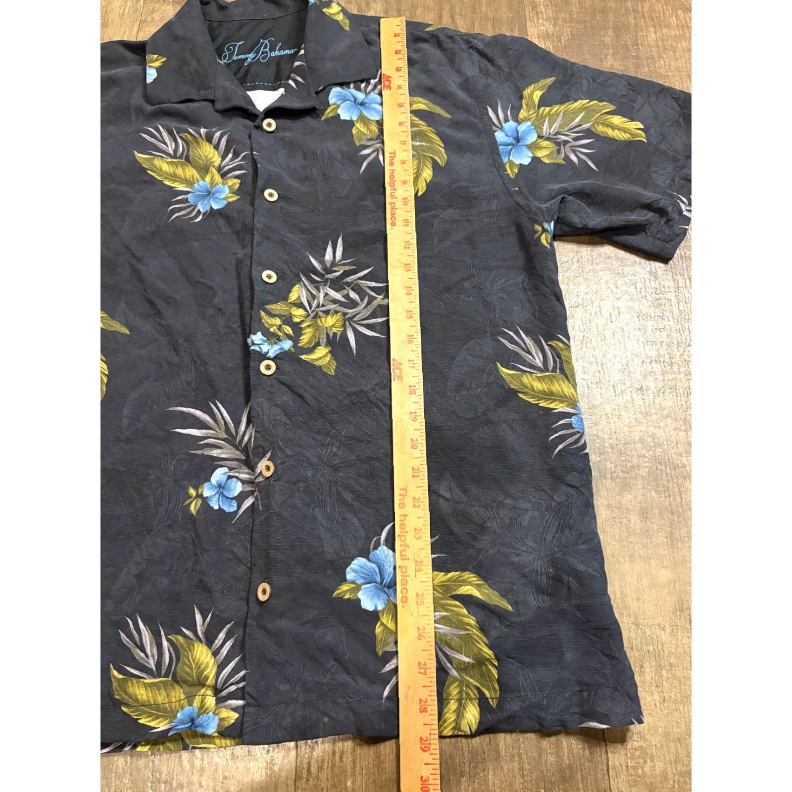 Tommy Bahama Tommy Bahama Shirt L Button-Up Hawaiian Black Floral Silk, Short Sleeve, Casual Mens Size US L / EU 52-54 / 3 - 2 Thumbnail