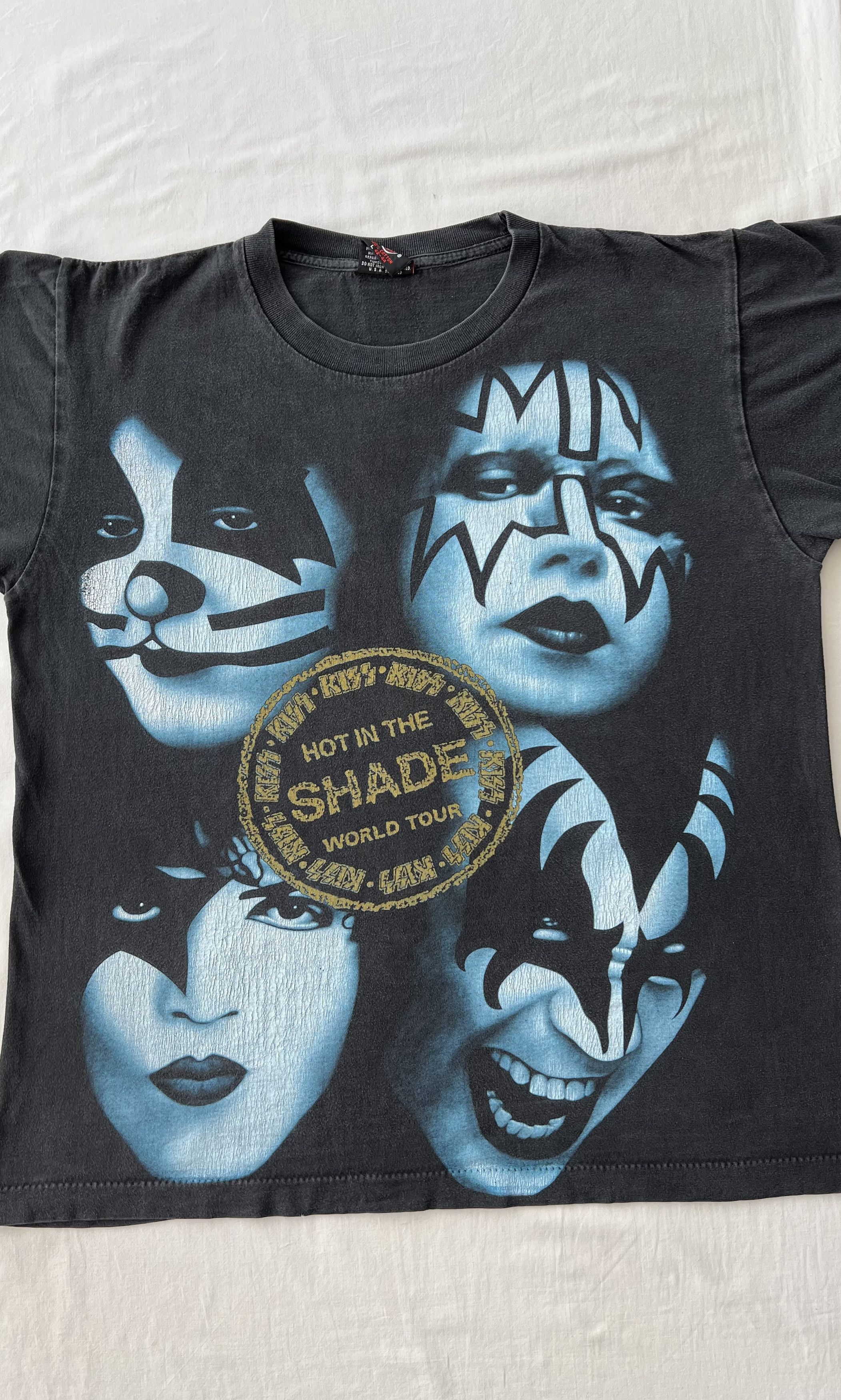 Band Tees Vintage 90s Kiss Hot in the Shade Black T-shirt Size US L / EU 52-54 / 3 - 5 Thumbnail