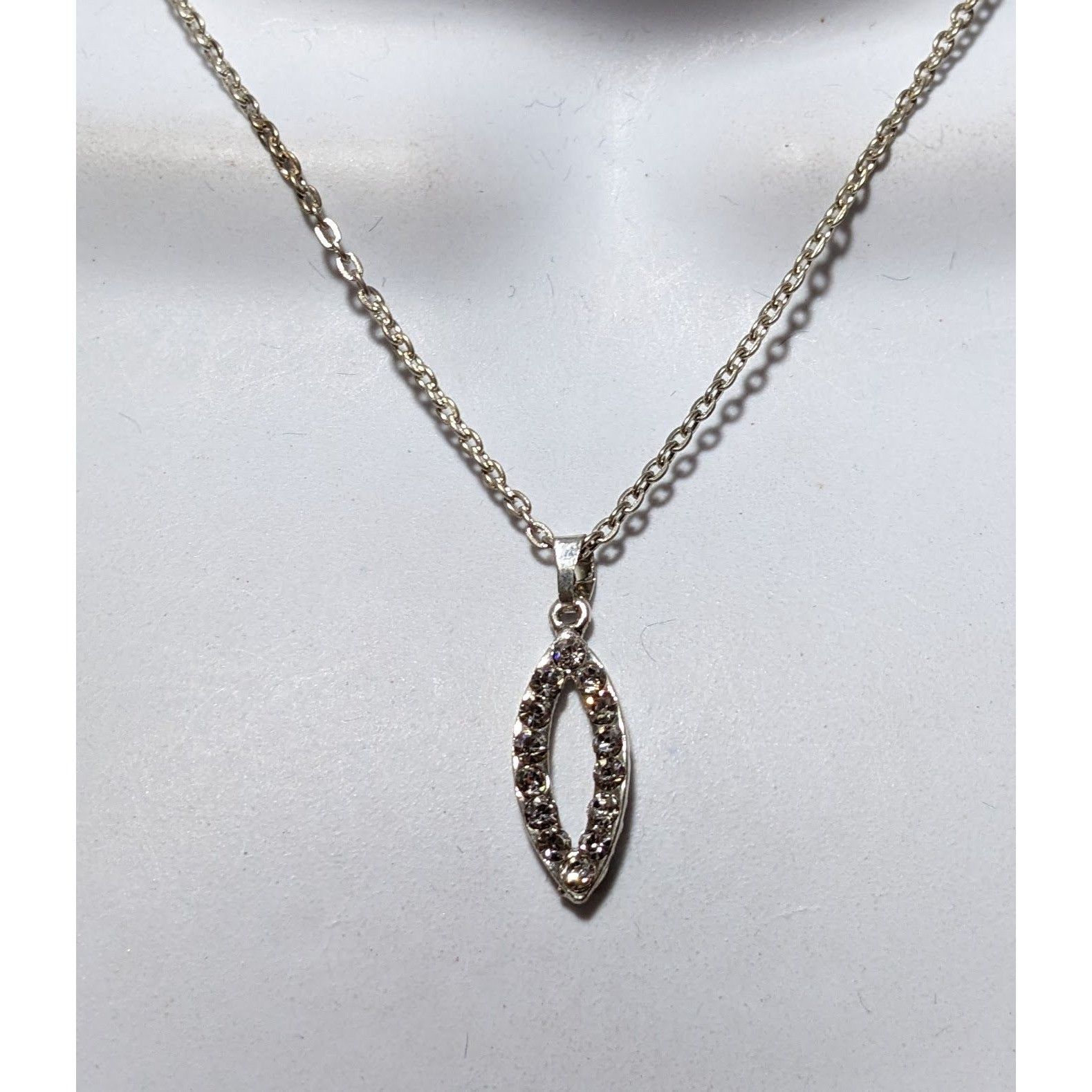 Other Simple Elegant Rhinestone Horse Eye Pendant Necklace Size ONE SIZE - 7 Thumbnail
