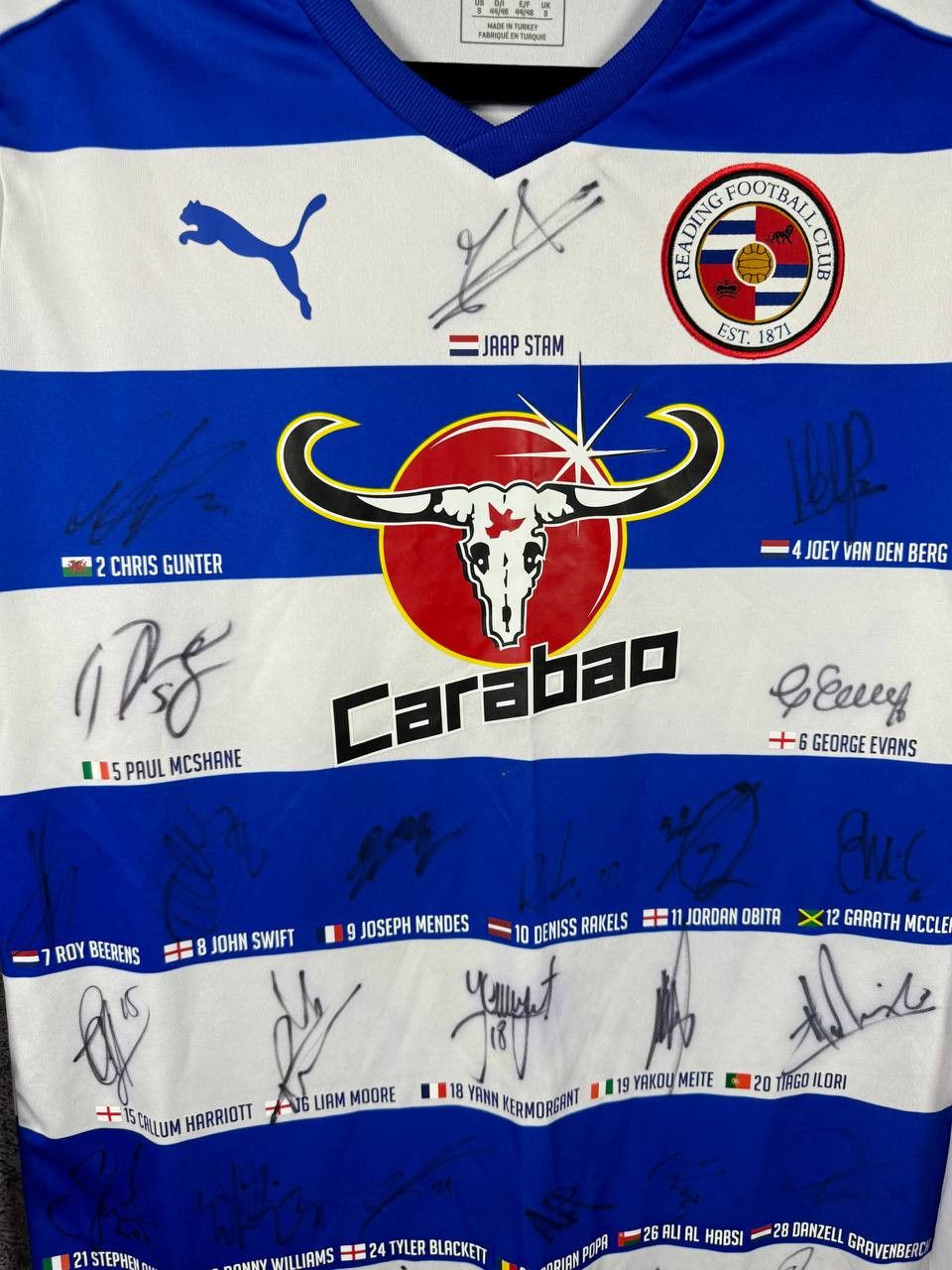 Puma × Vintage Reading 2016/17 Puma Jersey All Team Autographs Blokcore S Size US S / EU 44-46 / 1 - 6 Thumbnail