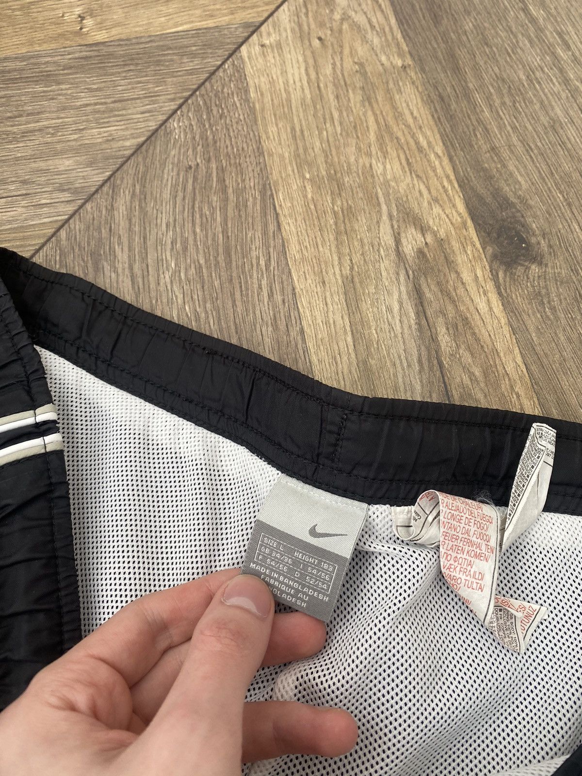 Nike × Vintage Vintage Nike Y2K Nylon Track Pants Double Swoosh Size US 34 / EU 50 - 8 Thumbnail