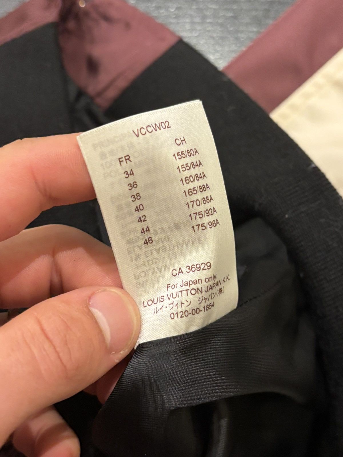 Louis Vuitton Louis Vuitton cropped patch bomber jacket Size US XXS / EU 40 - 6 Thumbnail