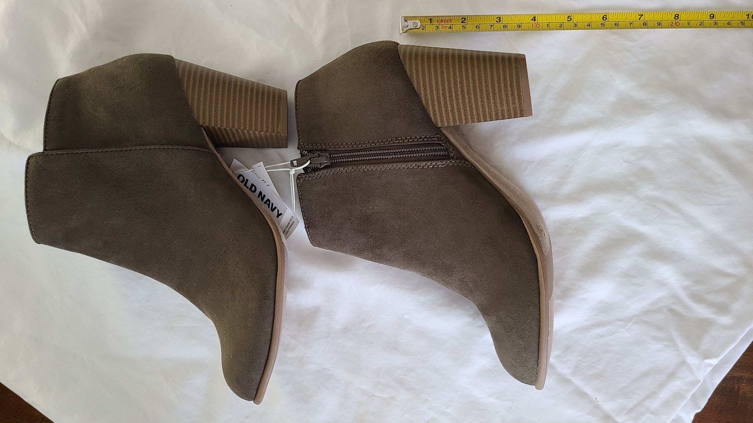 Old Navy *NWT* Olive Green Faux Suede Ankle Boots (size 10) Size US 10 / IT 40 - 5 Thumbnail