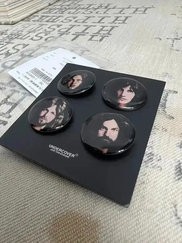 Undercover Undercover 23SS Pink Floyd "Dark side of the moon" Pins Se Size ONE SIZE - 2 Thumbnail