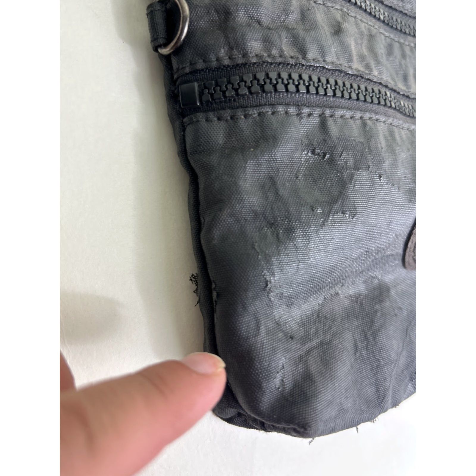 Vintage Kipling Crossbody Bag Black Small Women Zip Flaws Broken Zipper Peeling 7x6x1 Worn Size ONE SIZE - 3 Thumbnail