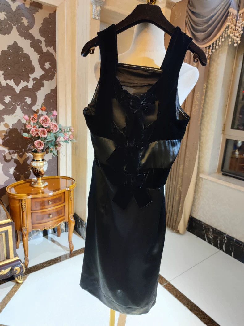 Versace Versace Stitched velvet dress Size M / US 6-8 / IT 42-44 - 9 Thumbnail