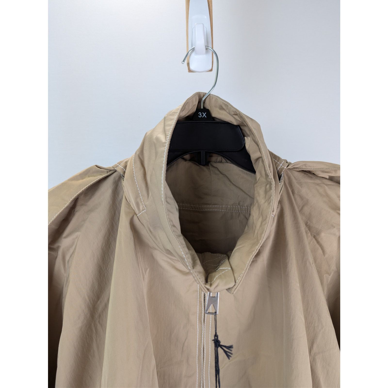 Bottega Veneta o1rshd1 Tech Nylon Blouson Hoodie Jacket in Seasame Size US L / EU 52-54 / 3 - 8 Thumbnail