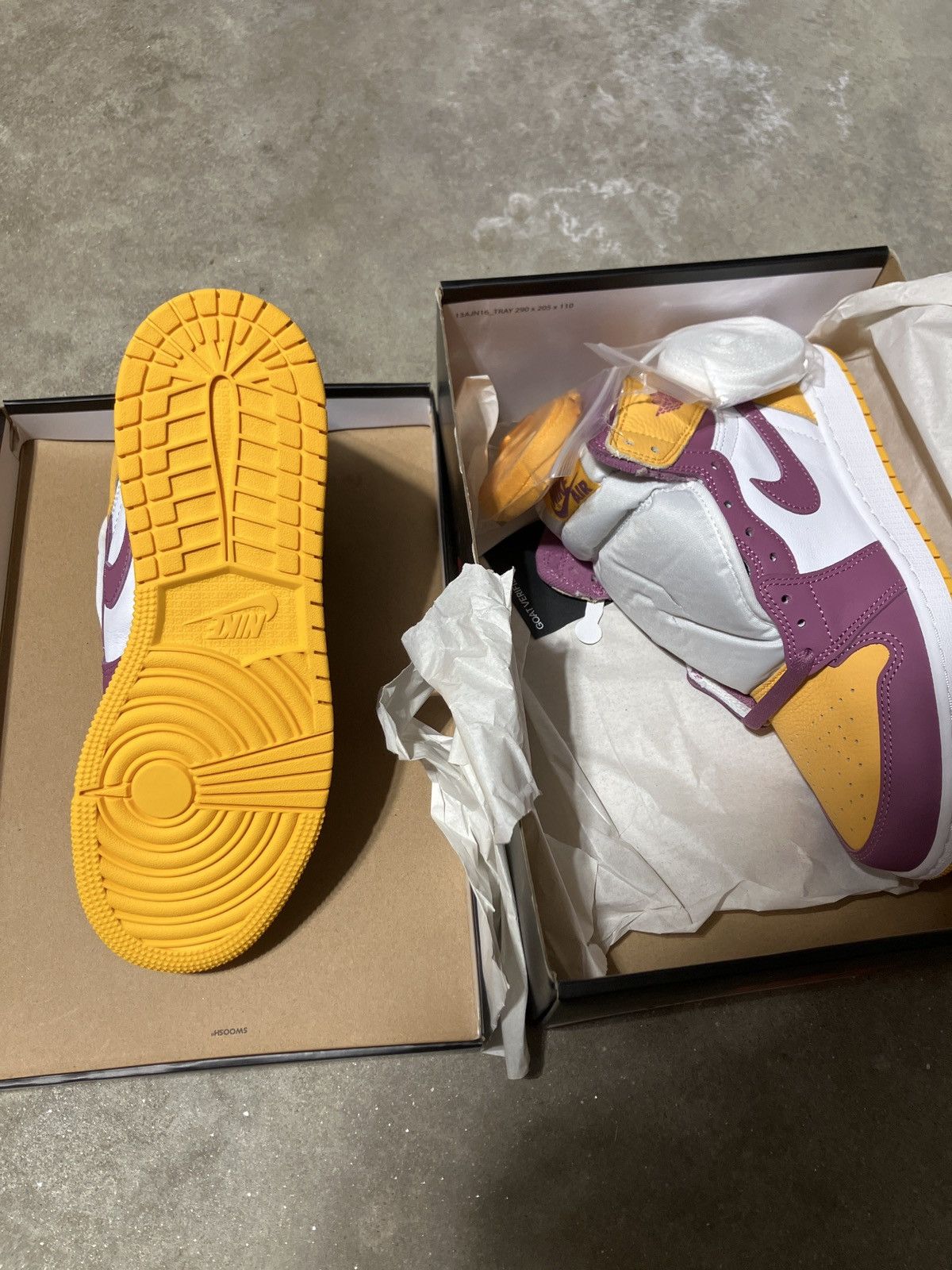 Nike Nike Jordan Size US 6 / EU 39 - 3 Thumbnail