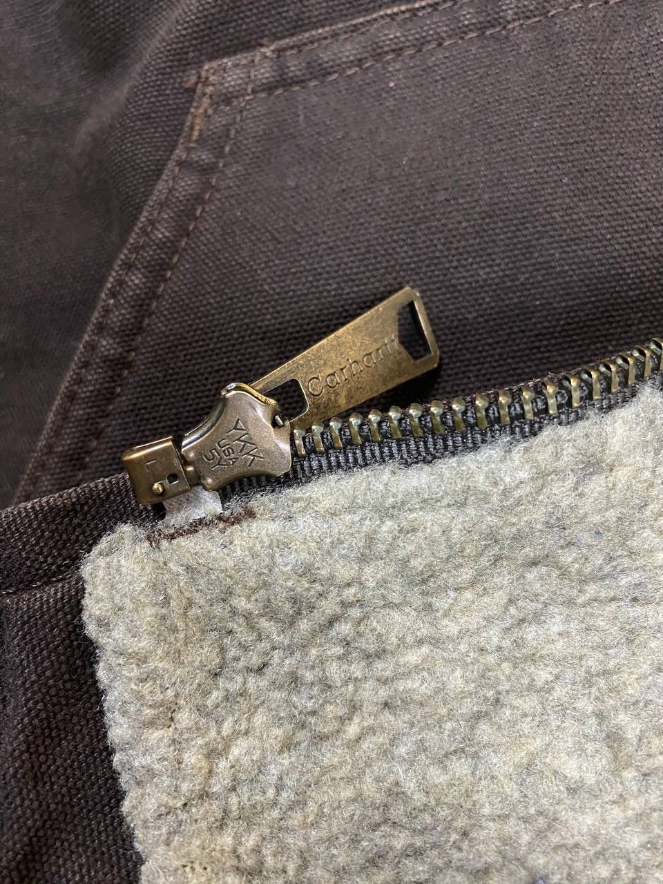 Carhartt × Vintage Vintage Carhartt Sherpa Lined Faded Vest Jacket USA Size L / US 10 / IT 46 - 7 Thumbnail