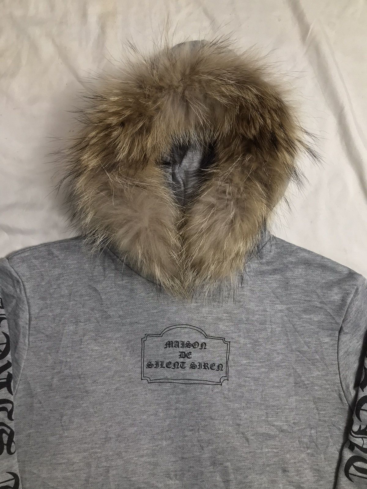 Beauty Beast Gothic maison Fur hoodie Ifsix lgb style Size US L / EU 52-54 / 3 - 4 Thumbnail