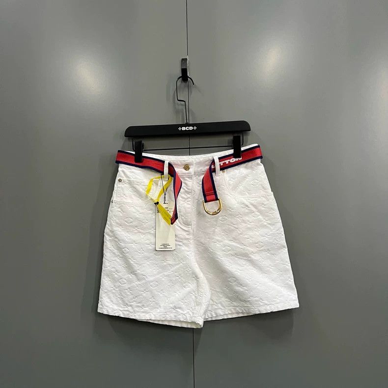 Louis Vuitton Louis Vuitton White logo shorts 2501-Nextarrow Size US 38 / EU 54 - 1 Thumbnail