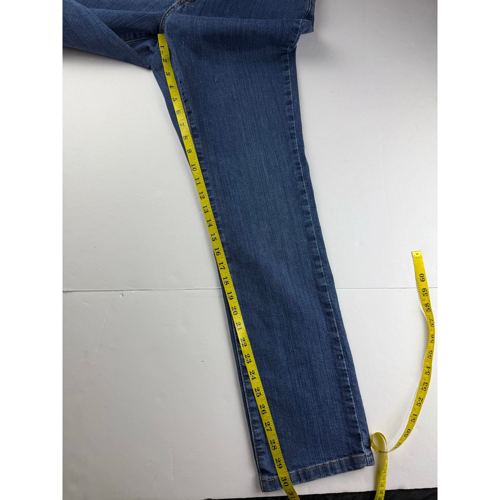 L.L. Bean L.L. Bean Classic Fit Denim Jeans - Women's Size 10 Size 32" / US 10 / IT 46 - 3 Thumbnail