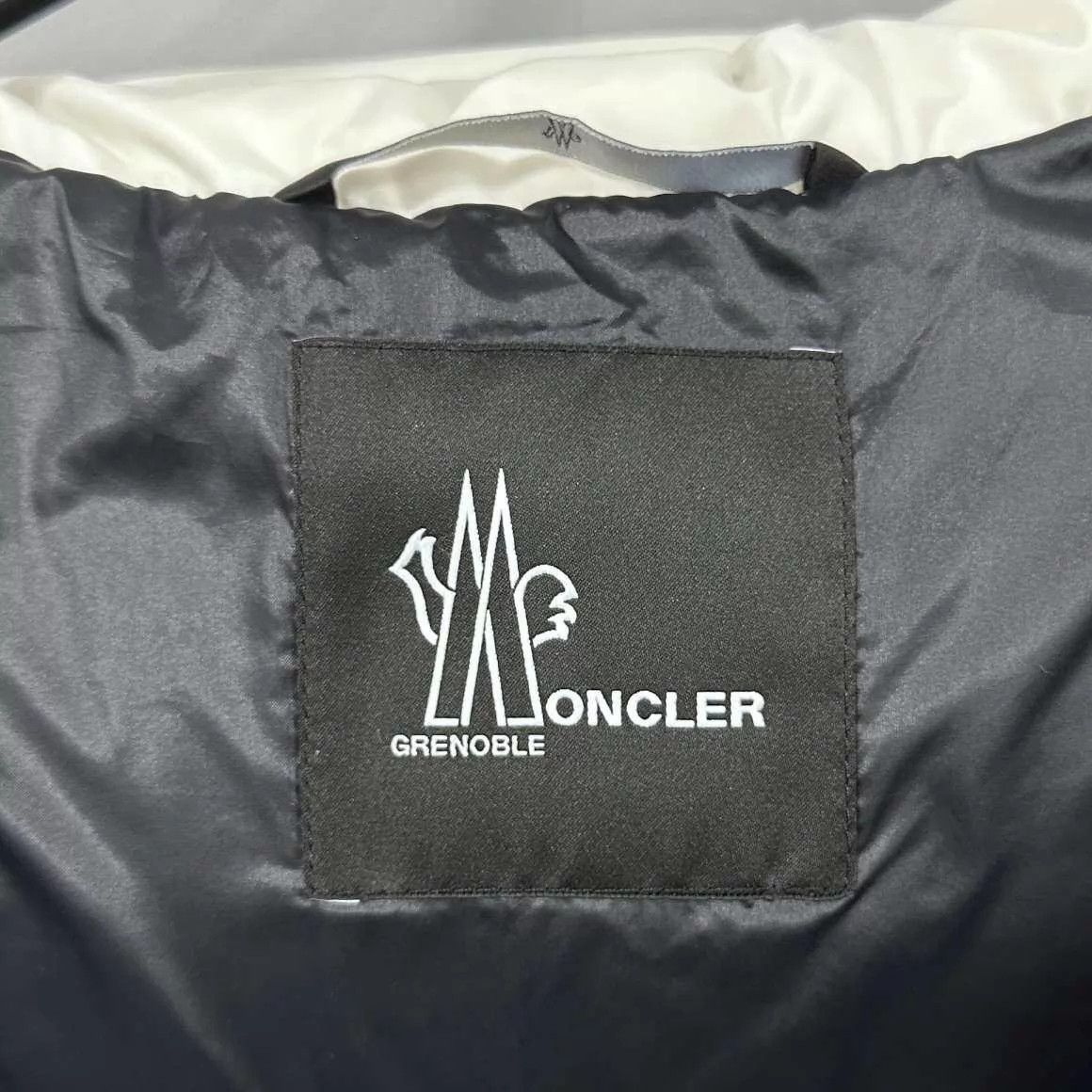 Moncler Moncler Isorno White Short Down Jacket 4 Size S / US 4 / IT 40 - 8 Thumbnail