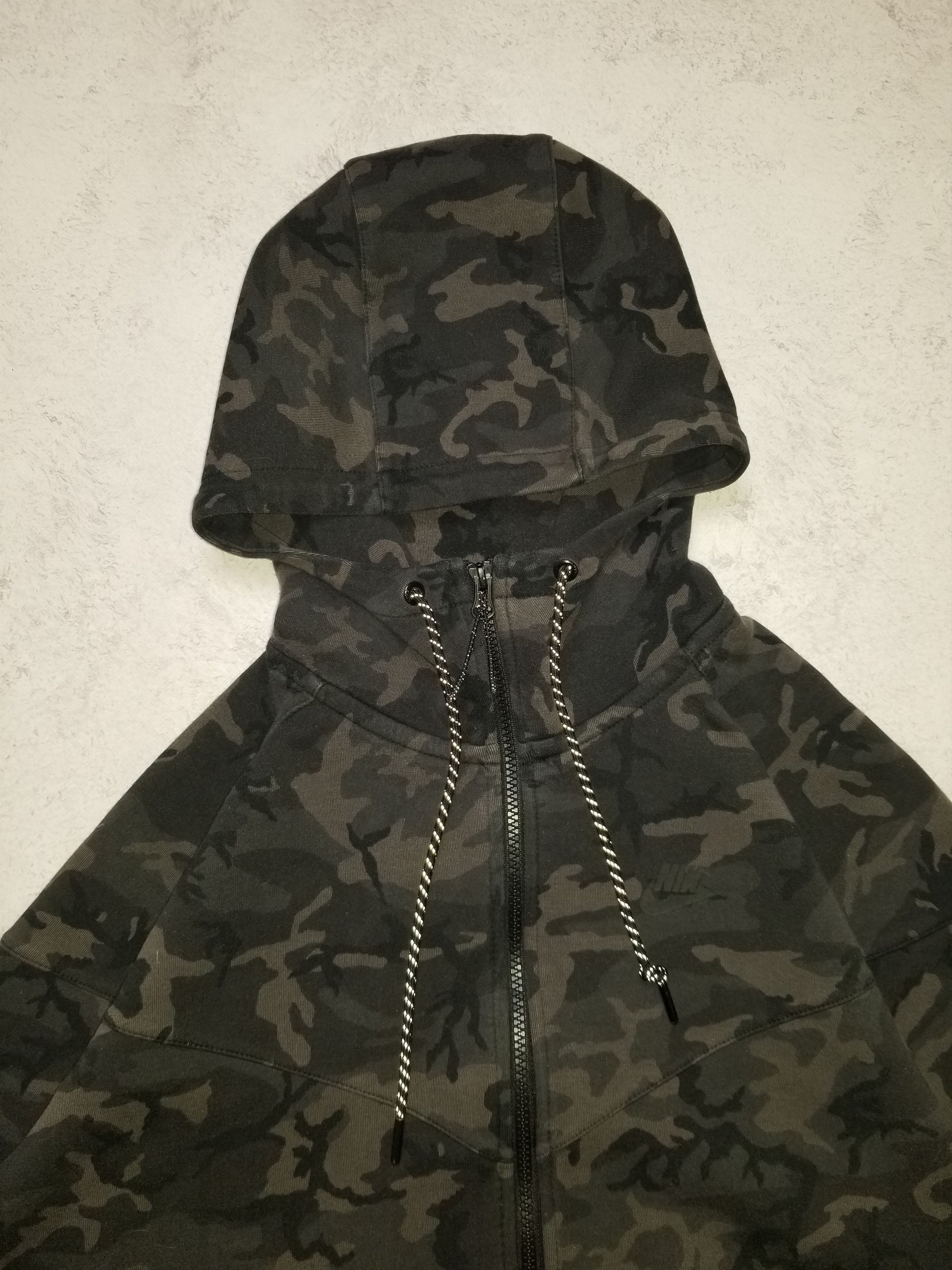 Nike Nike Tech Fleece Camo Windrunner Size US L / EU 52-54 / 3 - 12 Thumbnail