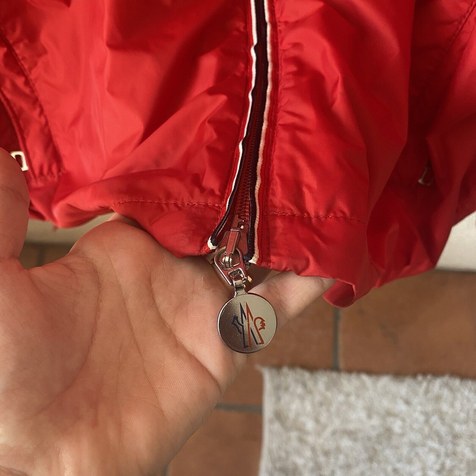 Moncler MONCLER Men’s Jacket Red Urville Giubutto Nylon Windbreaker Size US M / EU 48-50 / 2 - 18 Thumbnail