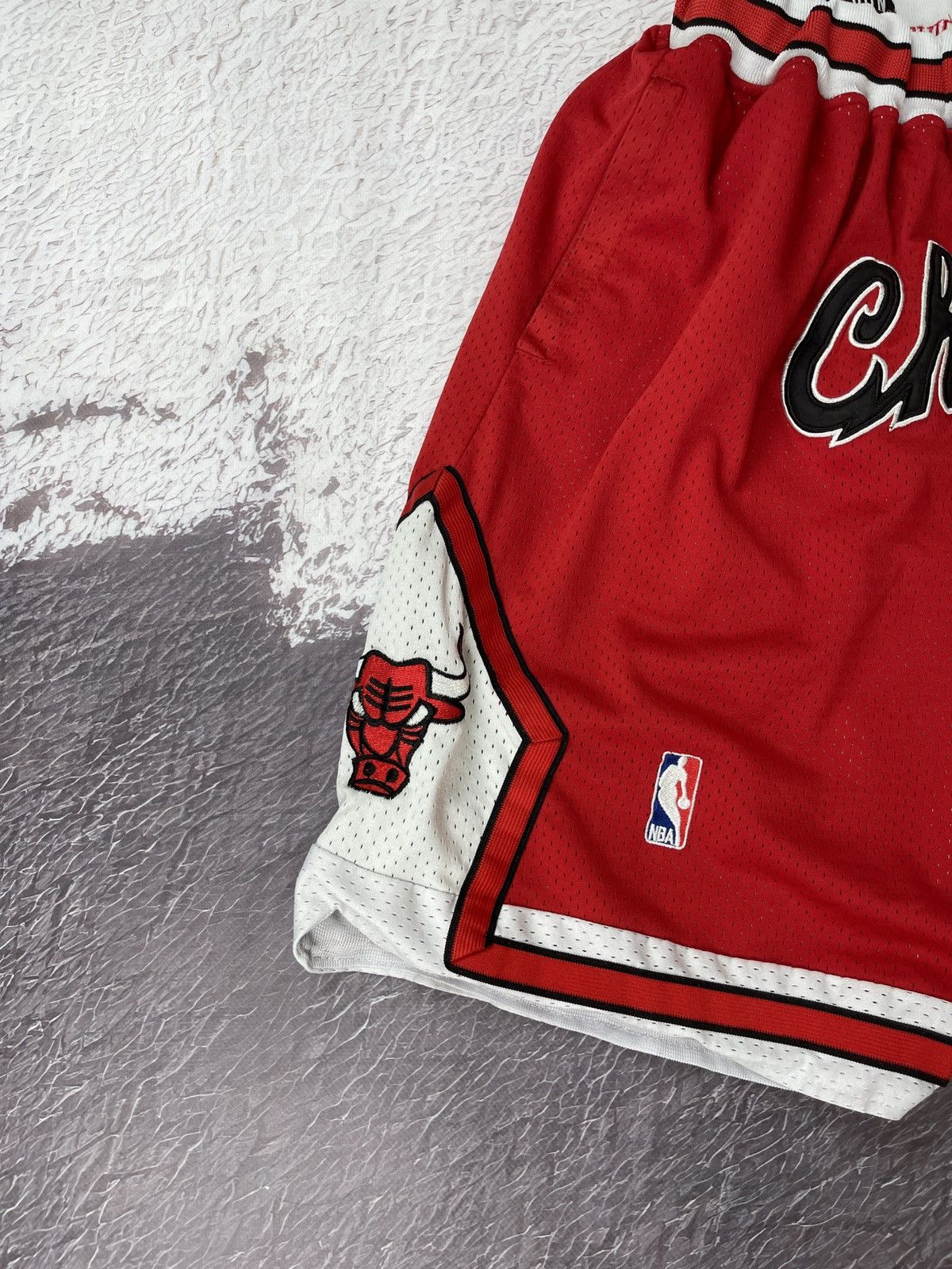 NBA Chicago Bulls Just Don vintage made in USA shorts 1997-98 Size US 30 / EU 46 - 3 Thumbnail