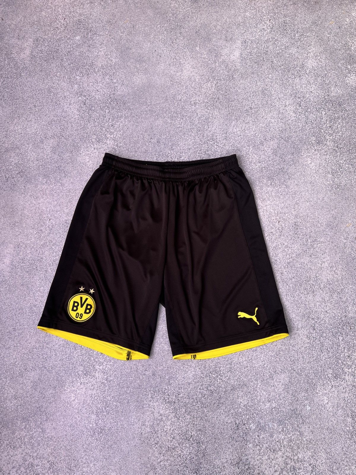 Puma × Vintage Borussia Dortmund Home Kit 17/18 Size US L / EU 52-54 / 3 - 19 Thumbnail