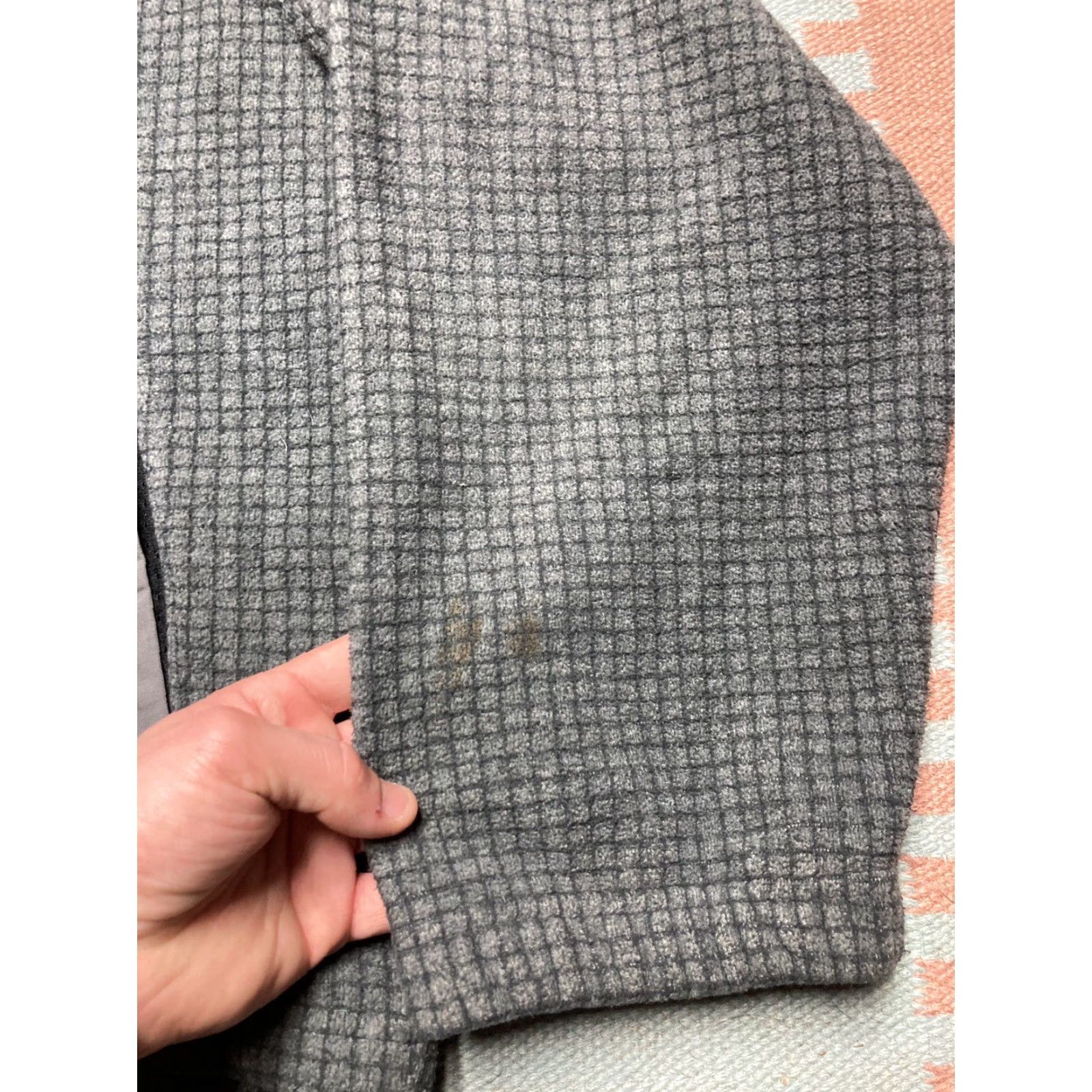 Tommy Hilfiger VINTAGE Tommy Hilfiger 1/4 Zip Gridded Fleece Pullover Sweater Sweatshirt Gray XL Mens Size US XL / EU 56 / 4 - 2 Thumbnail