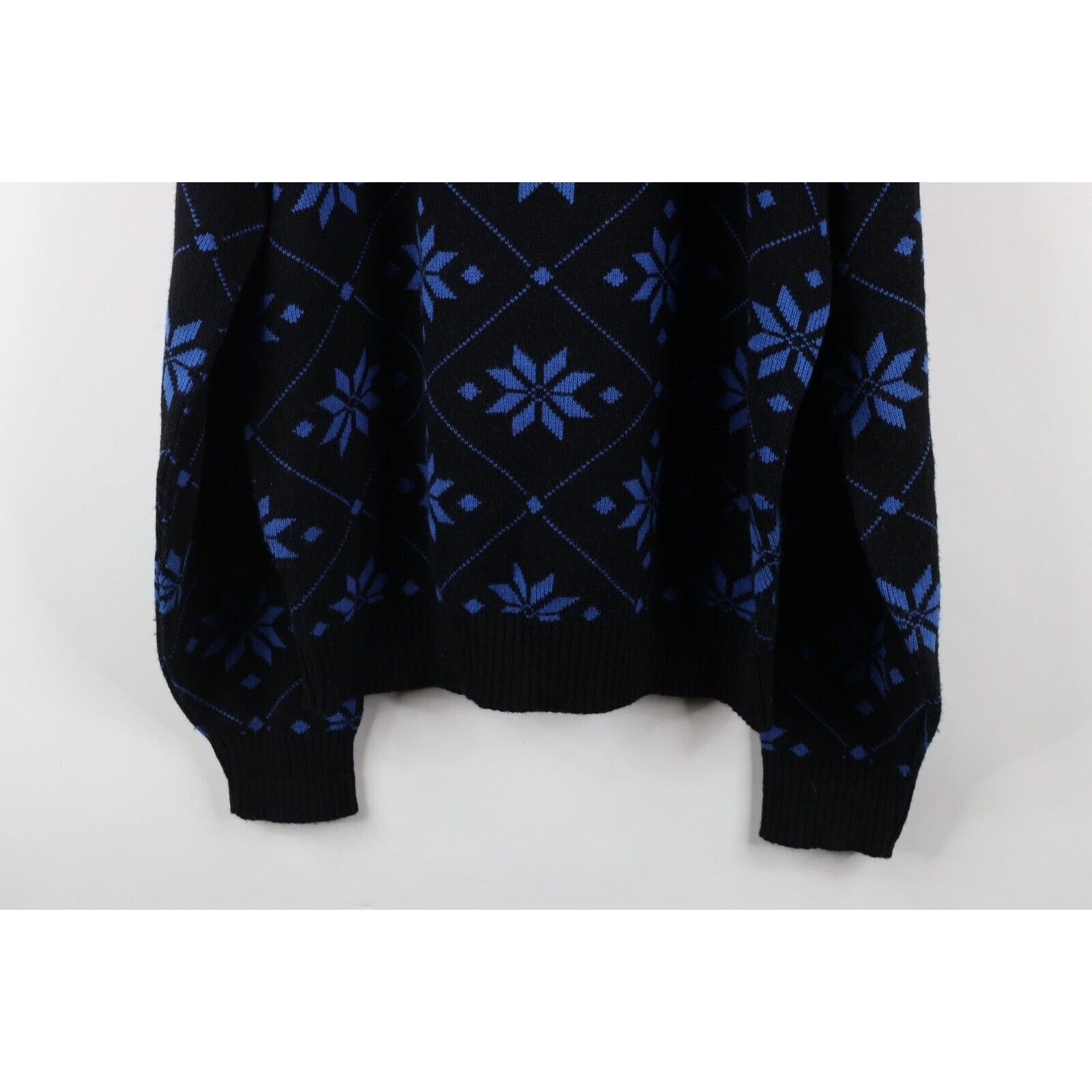 Vintage Vintage 90s Streetwear Christmas Snowflake Knit Sweater Size US XL / EU 56 / 4 - 9 Thumbnail