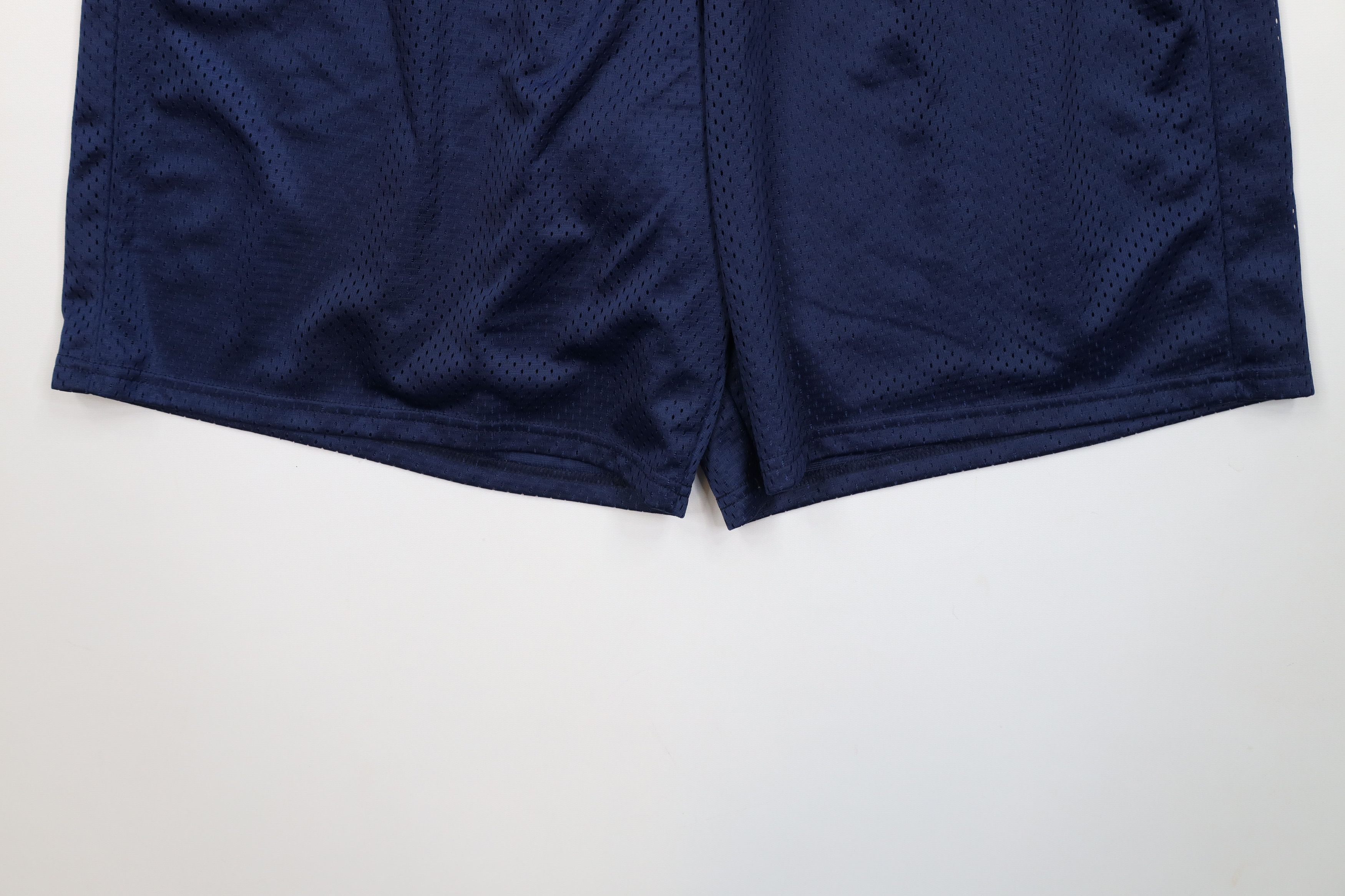 Vintage Vintage Y2K Universal Studios Above Knee Mesh Shorts Blue Size US 38 / EU 54 - 4 Thumbnail