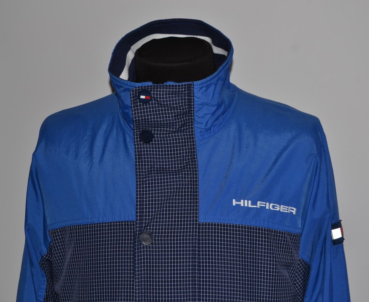 Tommy Hilfiger × Vintage Rare Tommy Hilfiger Vintage Jacket Blue Size M Size US M / EU 48-50 / 2 - 2 Thumbnail