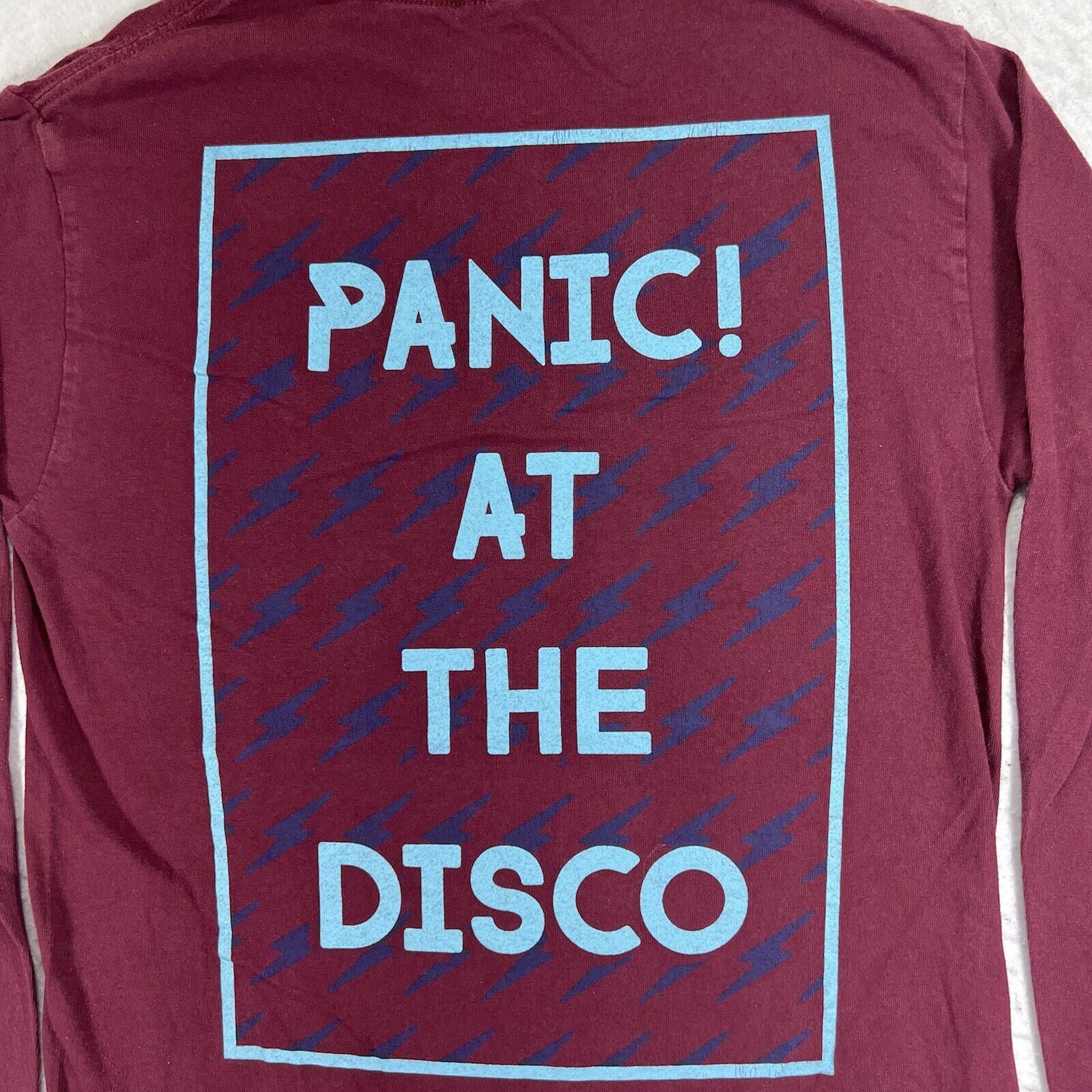 Gildan Panic! At The Disco Small Maroon Long Sleeve Graphic T Shirt Size US S / EU 44-46 / 1 - 9 Thumbnail