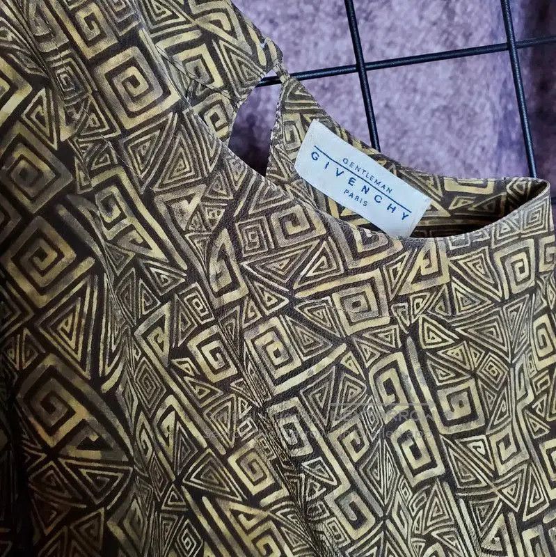 Givenchy Givenchy Summer Brown Silk Logo Short Sleeve T-Shirt . Size M / US 6-8 / IT 42-44 - 9 Thumbnail