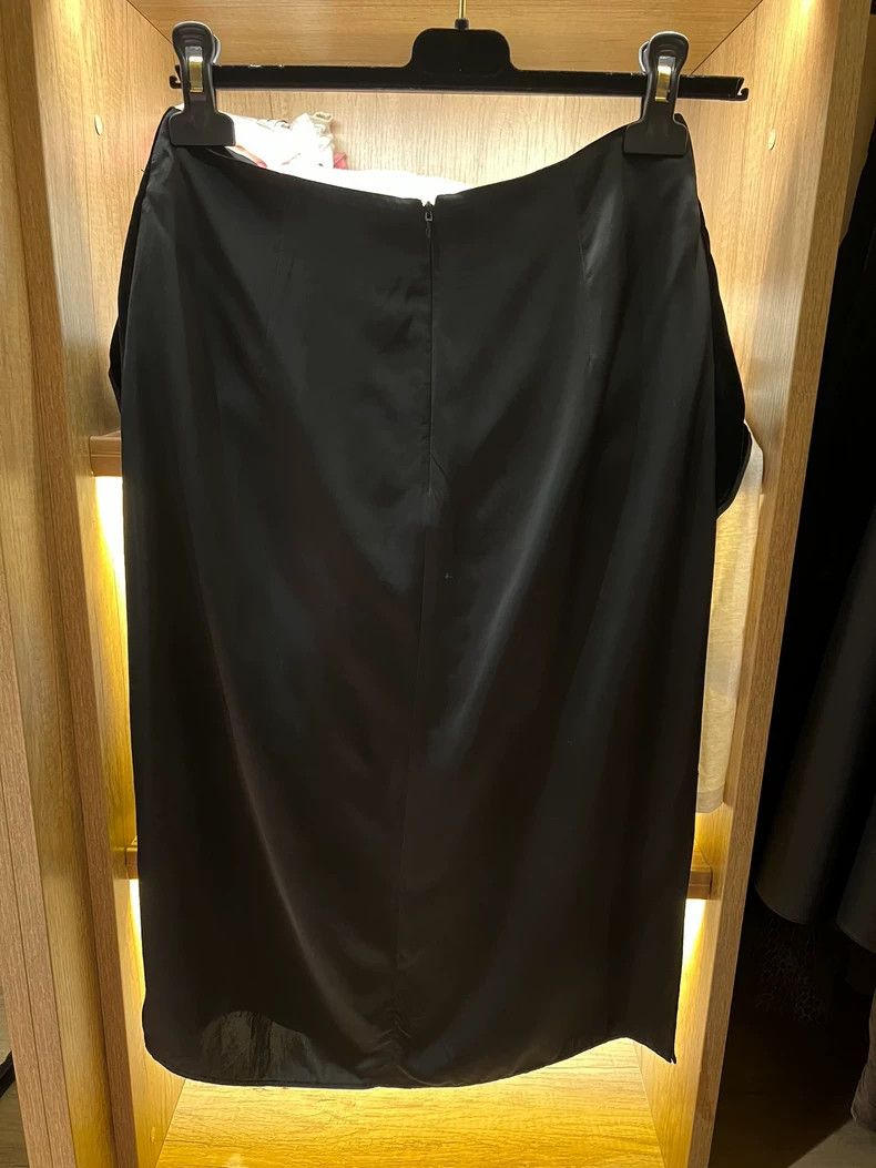 Helmut Lang HELMUT LANG size0 skirt Size 28" / US 6 / IT 42 - 2 Thumbnail