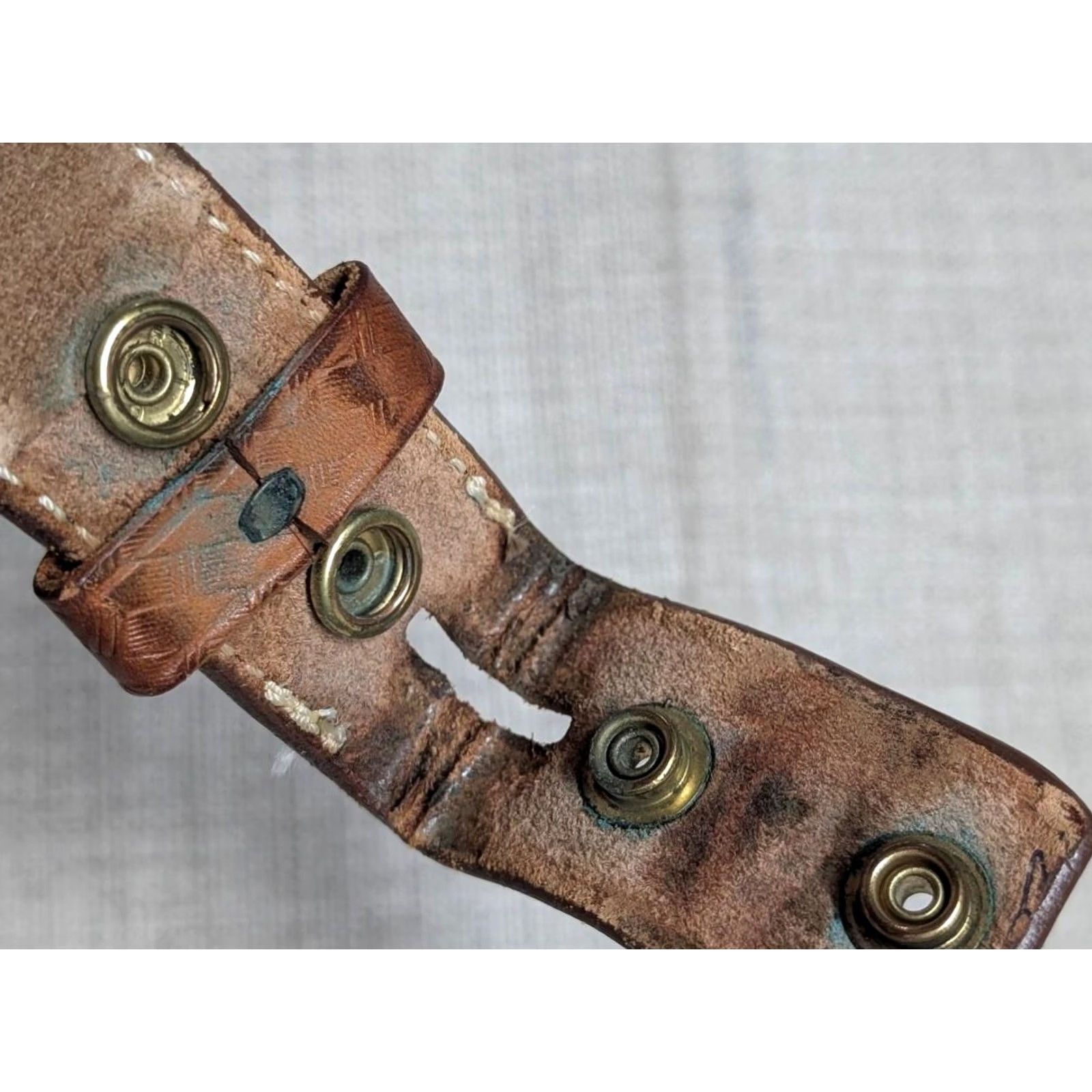 Vintage VINTAGE western Belt Men 44 Brown Tooled Leather Cowhide Buckle Money ZIP 1-1/2" western belt, money belt, security belt Size 44 - 3 Thumbnail