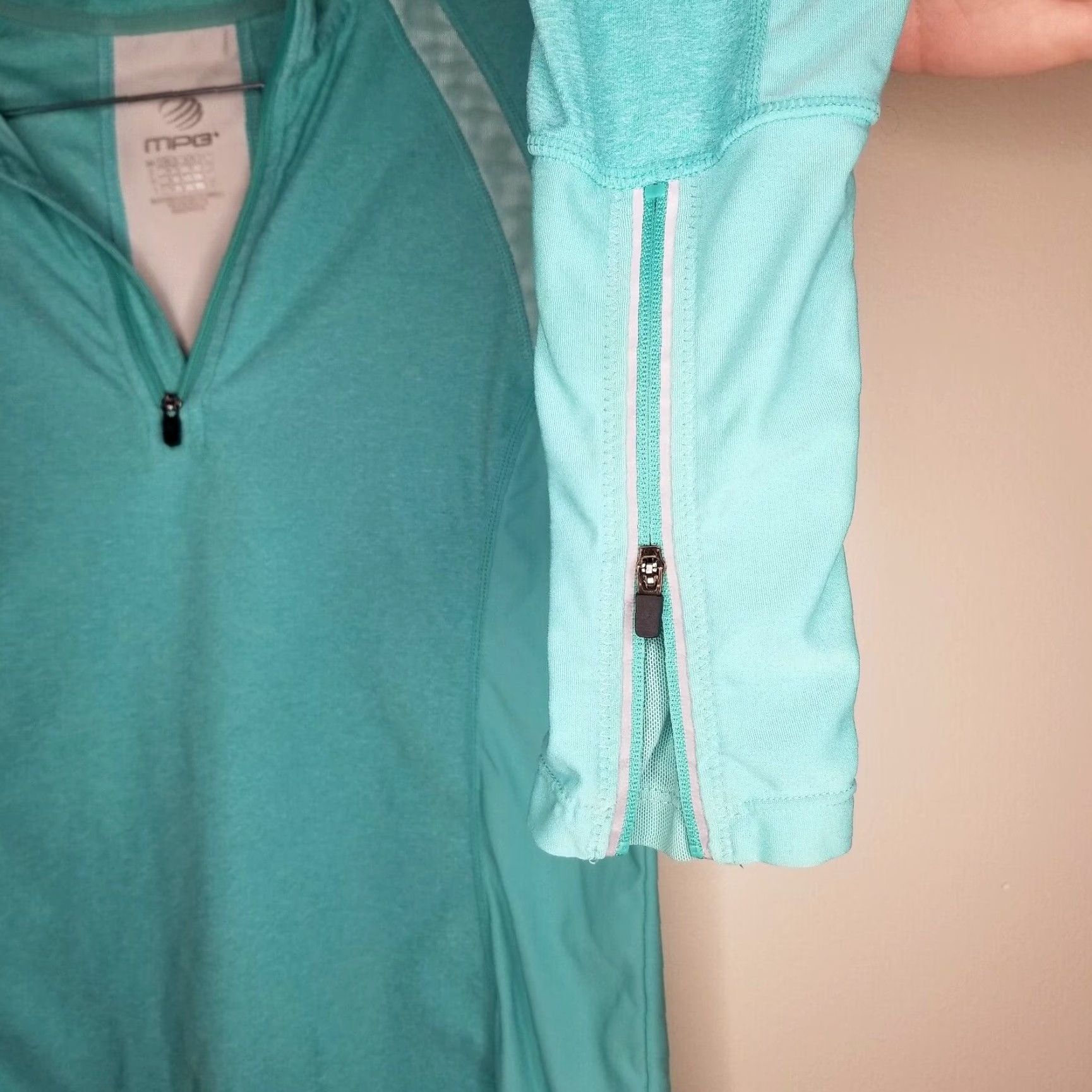 Altea MPG Shirt Long Sleeve Women’s 1/4 Zip Running Athletic Top Size M Green Teal Breathable 1/4 Zip Athletic Running Shirt Women Size M / US 6-8 / IT 42-44 - 3 Thumbnail