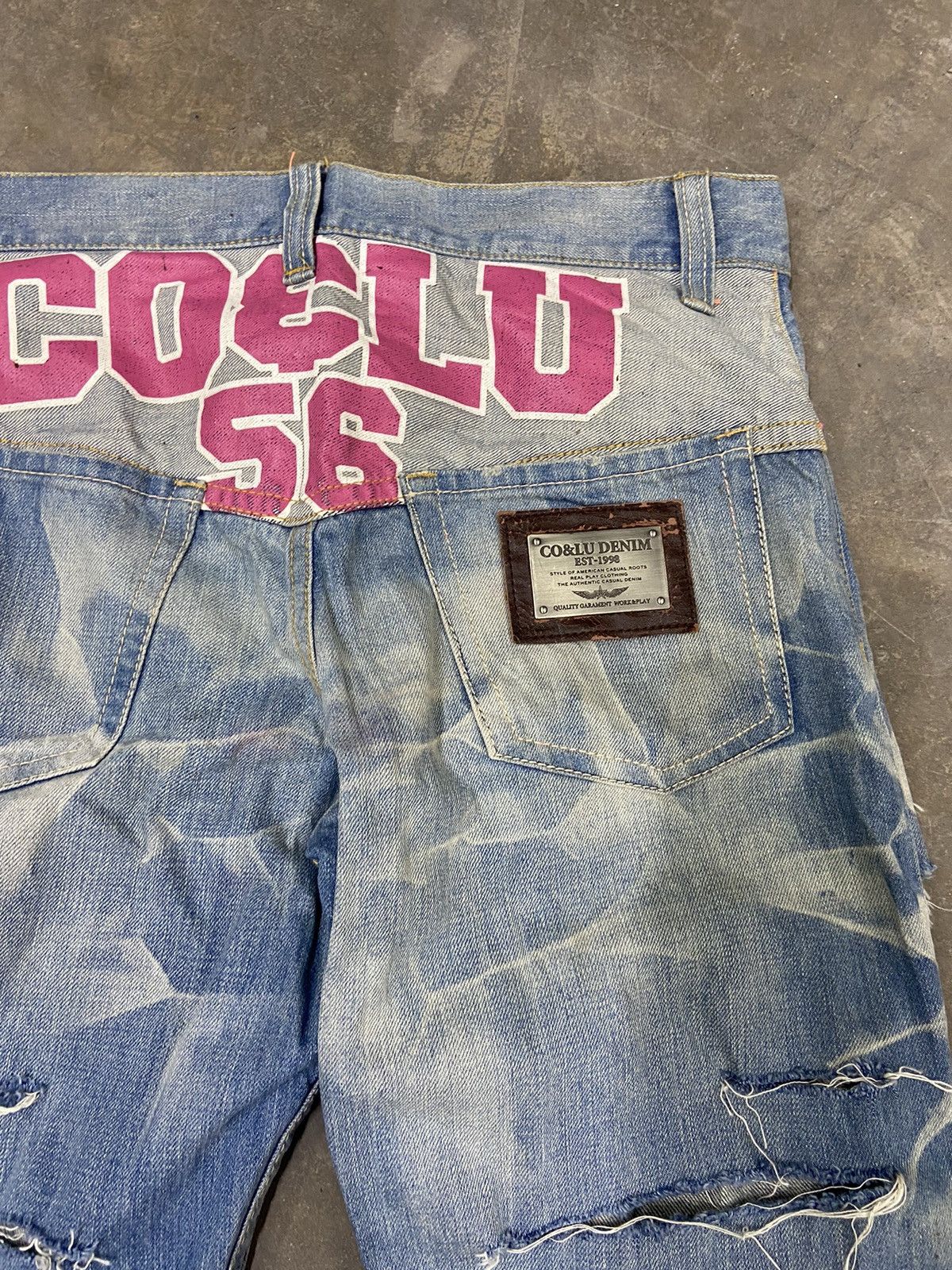 Beauty Beast 🔥 Steals Distressed Denim Co & Lu jeans washed faded Size US 31 - 5 Thumbnail