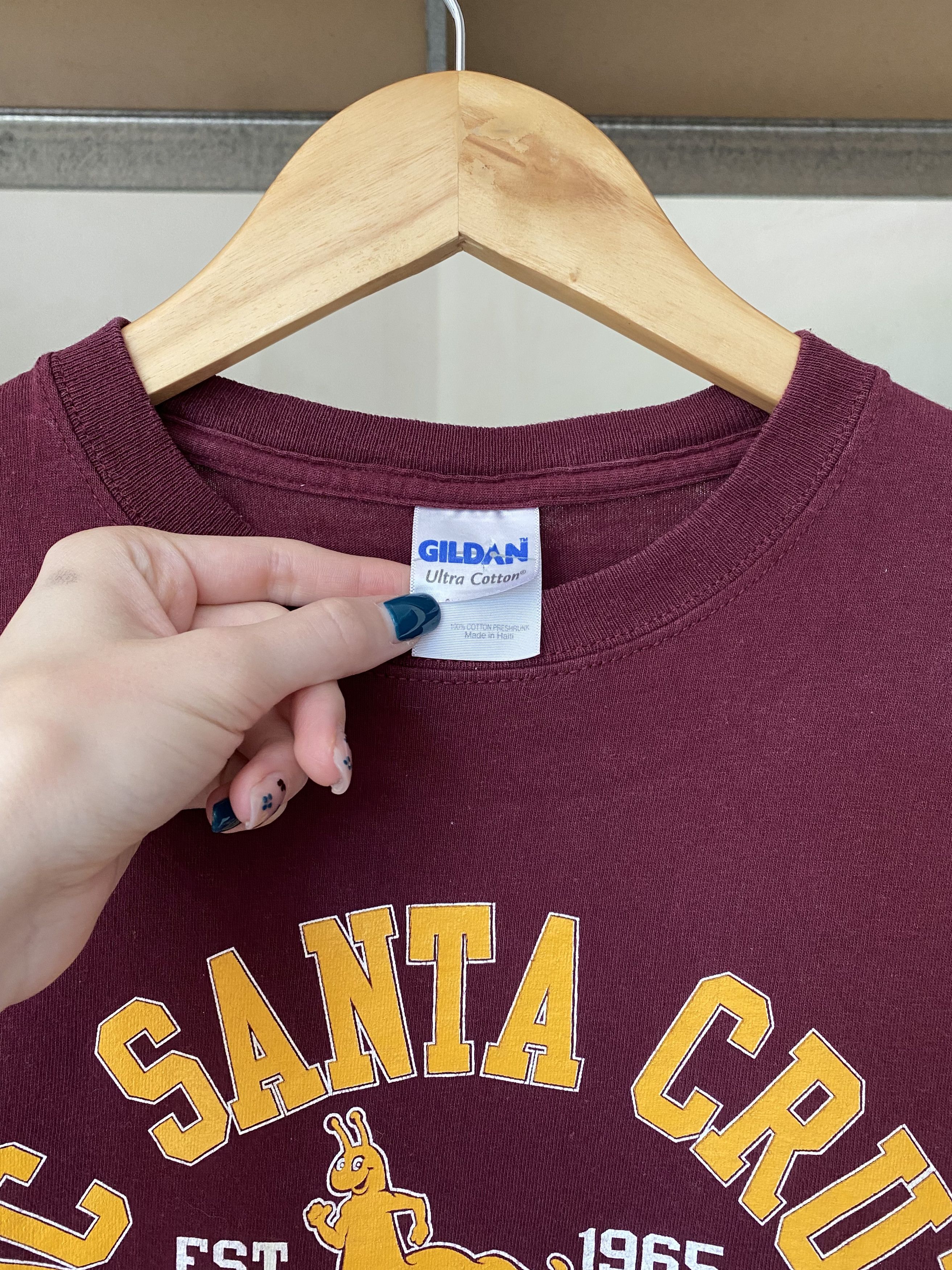 Vintage UC Santa Cruz Vintage 2000s Banana Slugs Travolta T-shirt Size US S / EU 44-46 / 1 - 6 Thumbnail