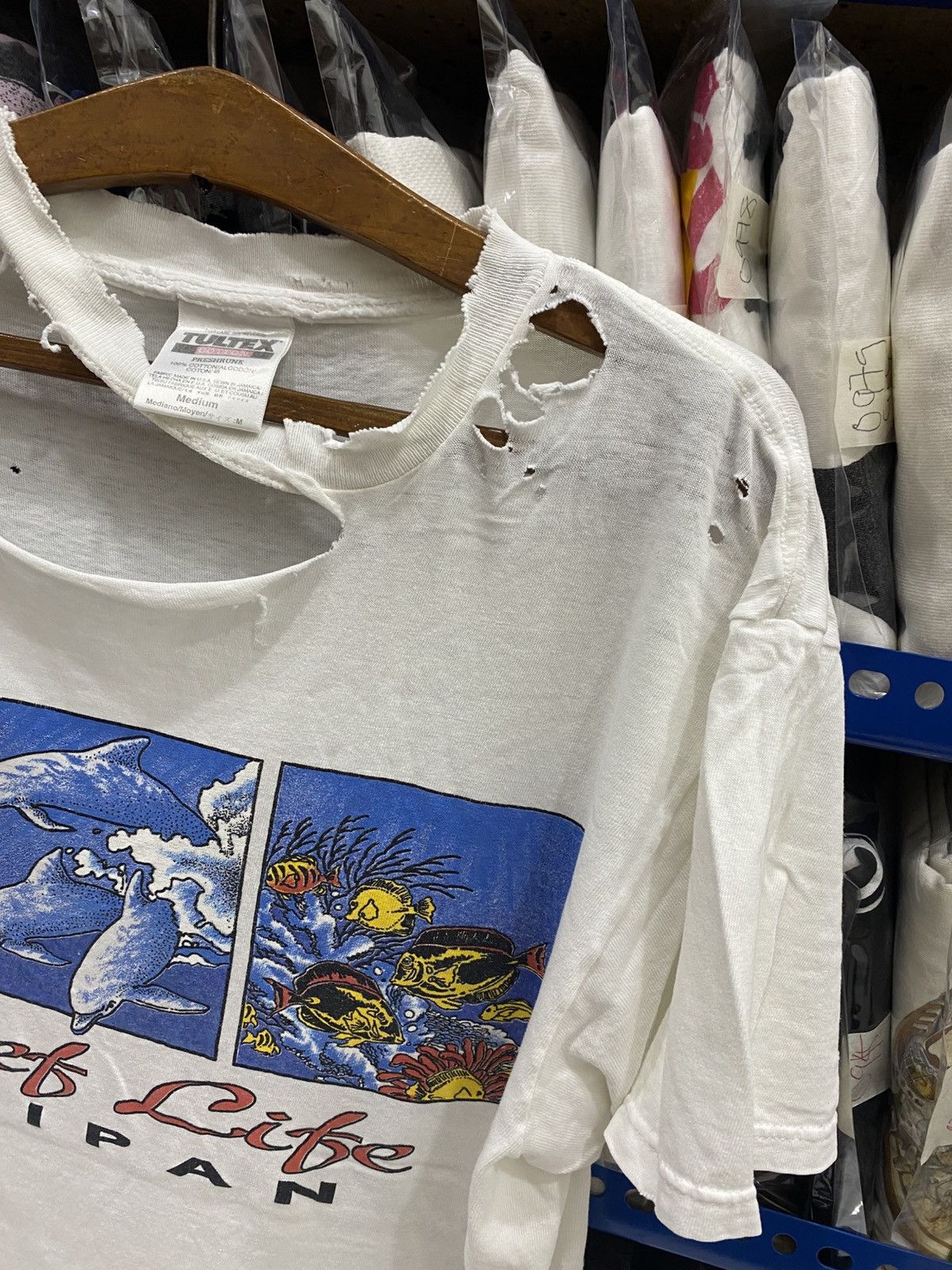 Tultex DISTRESSED SAIPAN TSHIRT Size US M / EU 48-50 / 2 - 9 Thumbnail