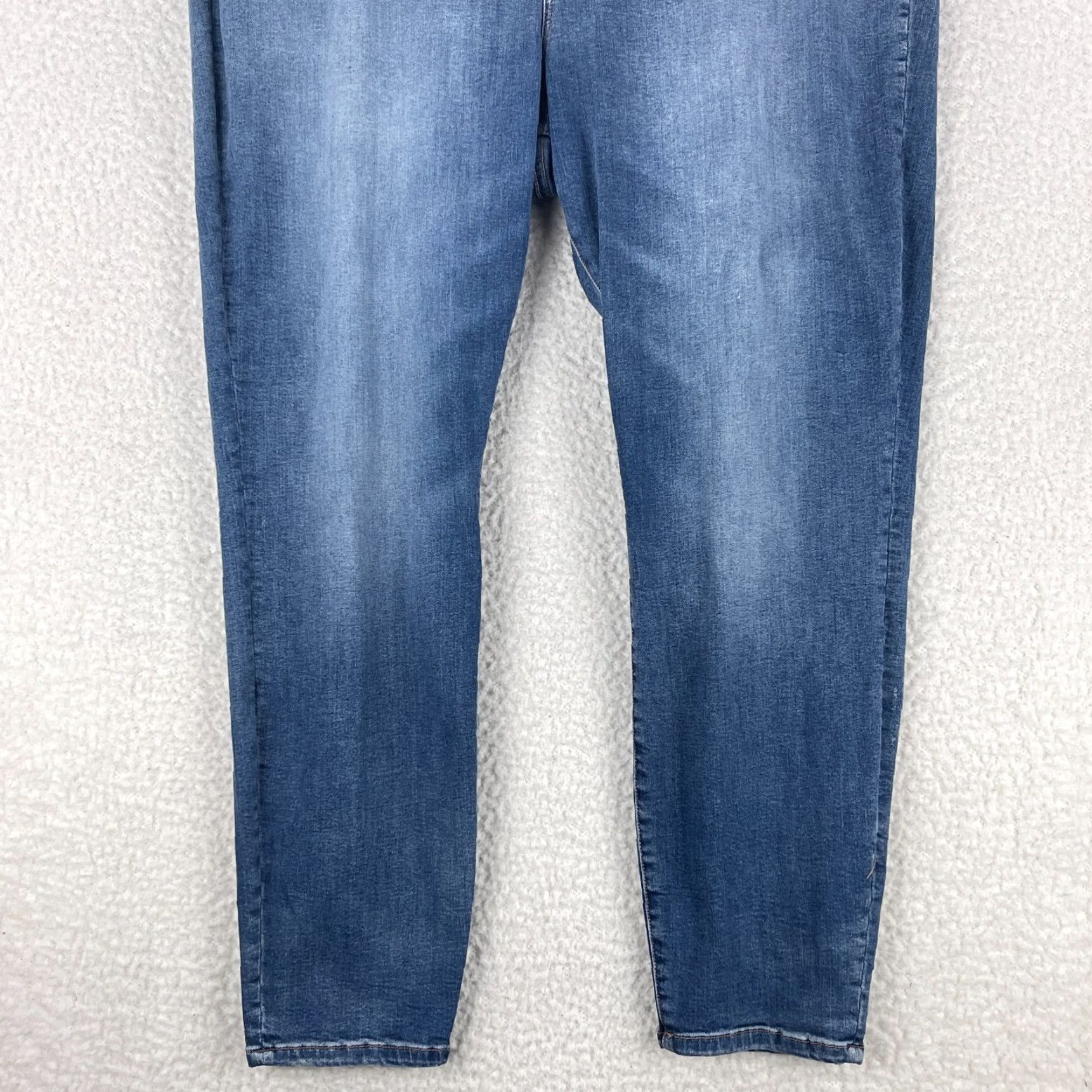 Good American Good American Good Waist Skinny Jeans Womens Plus Size 26 Denim Blue 90s City College Stretch Pocket 5-Pocket Womens Jeans Size 26" / US 2 / IT 38 - 3 Thumbnail