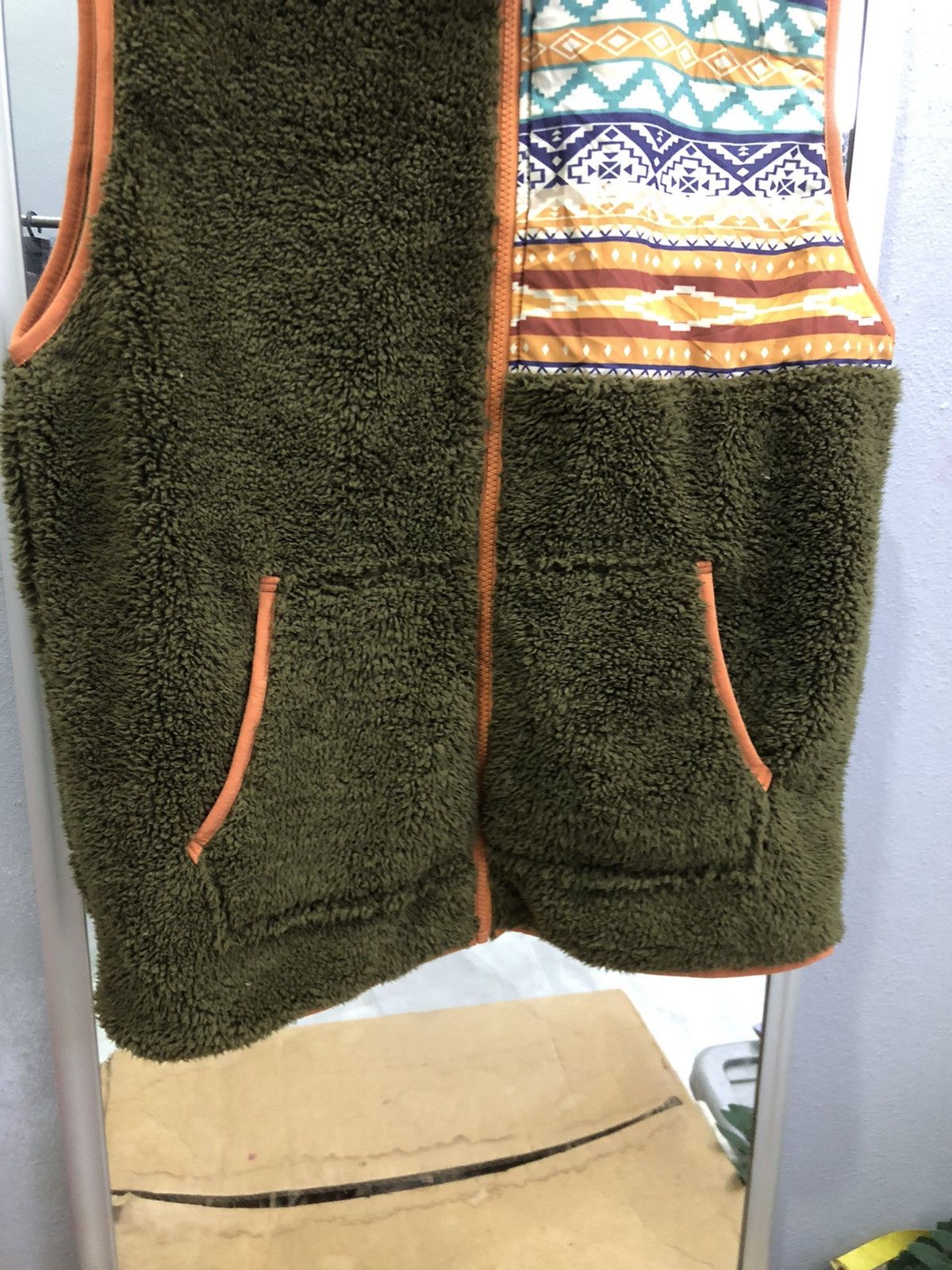 Japanese Brand Titicaca Olive Sherpa Fleece Vest Tribal Panel Size US M / EU 48-50 / 2 - 5 Thumbnail