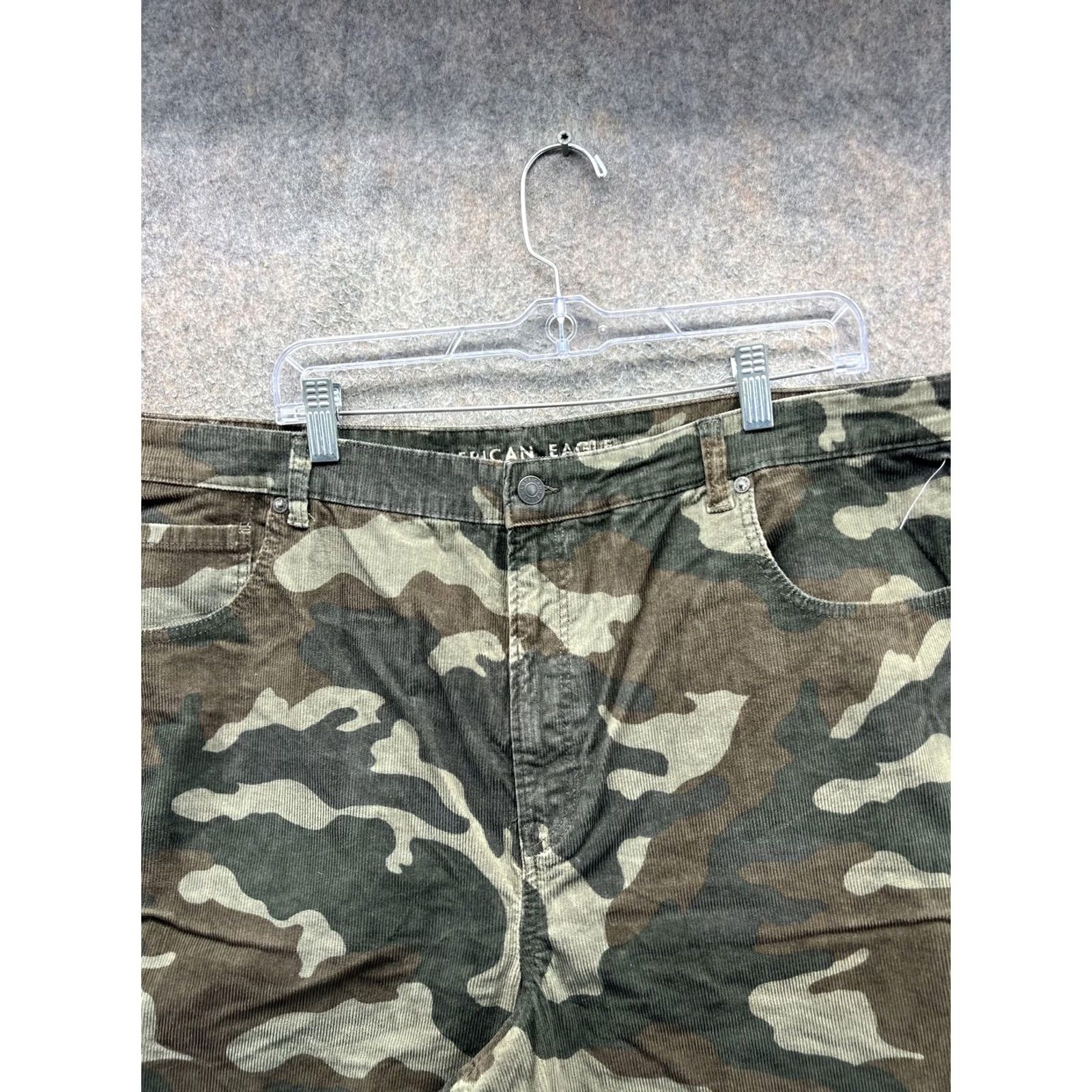 American Eagle Outfitters VINTAGE American Eagle Outfitters Pants Womens 24 Camo Corduroy Straight Leg Chino Size 42" / US 20 - 6 Thumbnail
