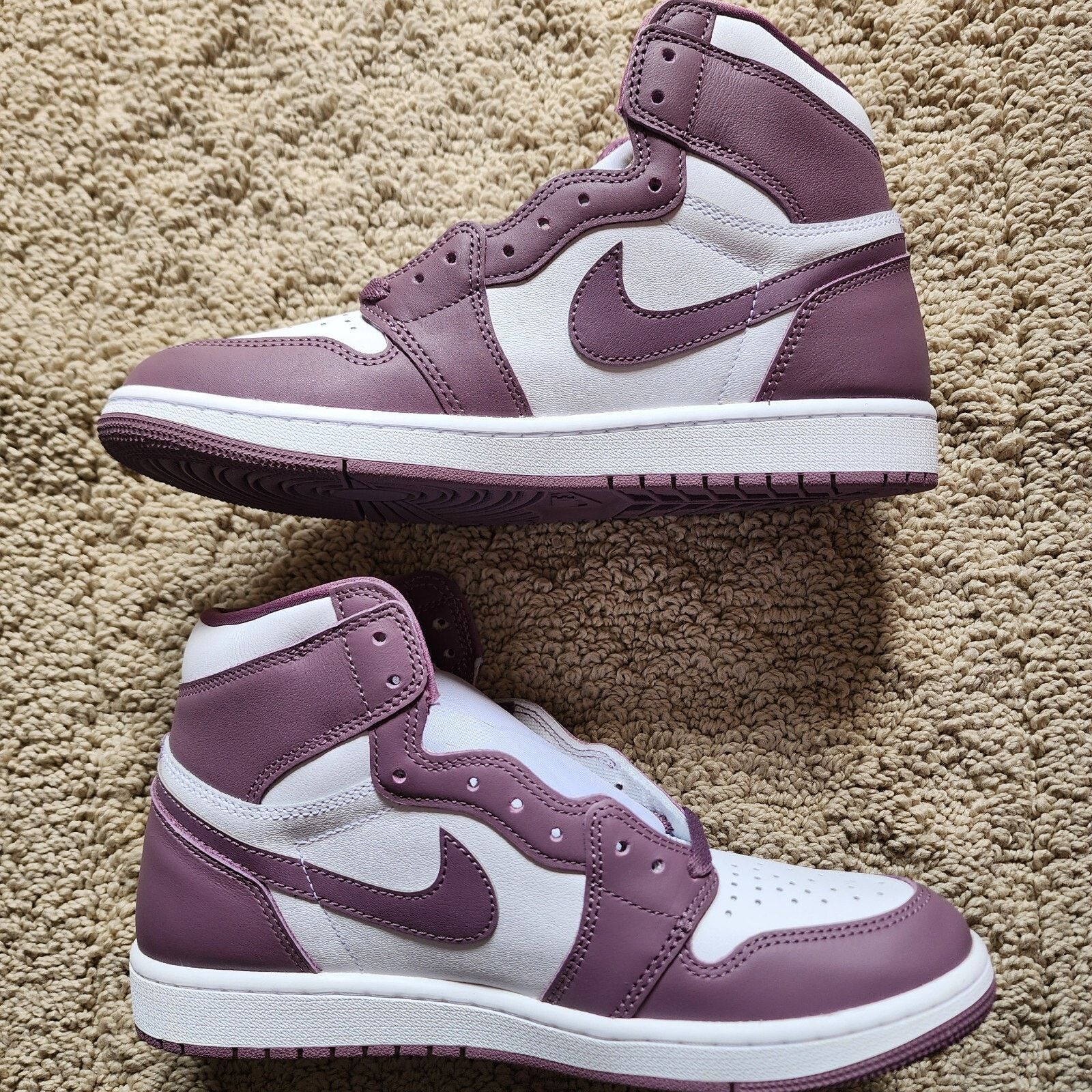 Jordan Brand Air Jordan 1 Retro OG High Mauve Brand New Sz 10 Size US 10 / EU 43 - 3 Thumbnail